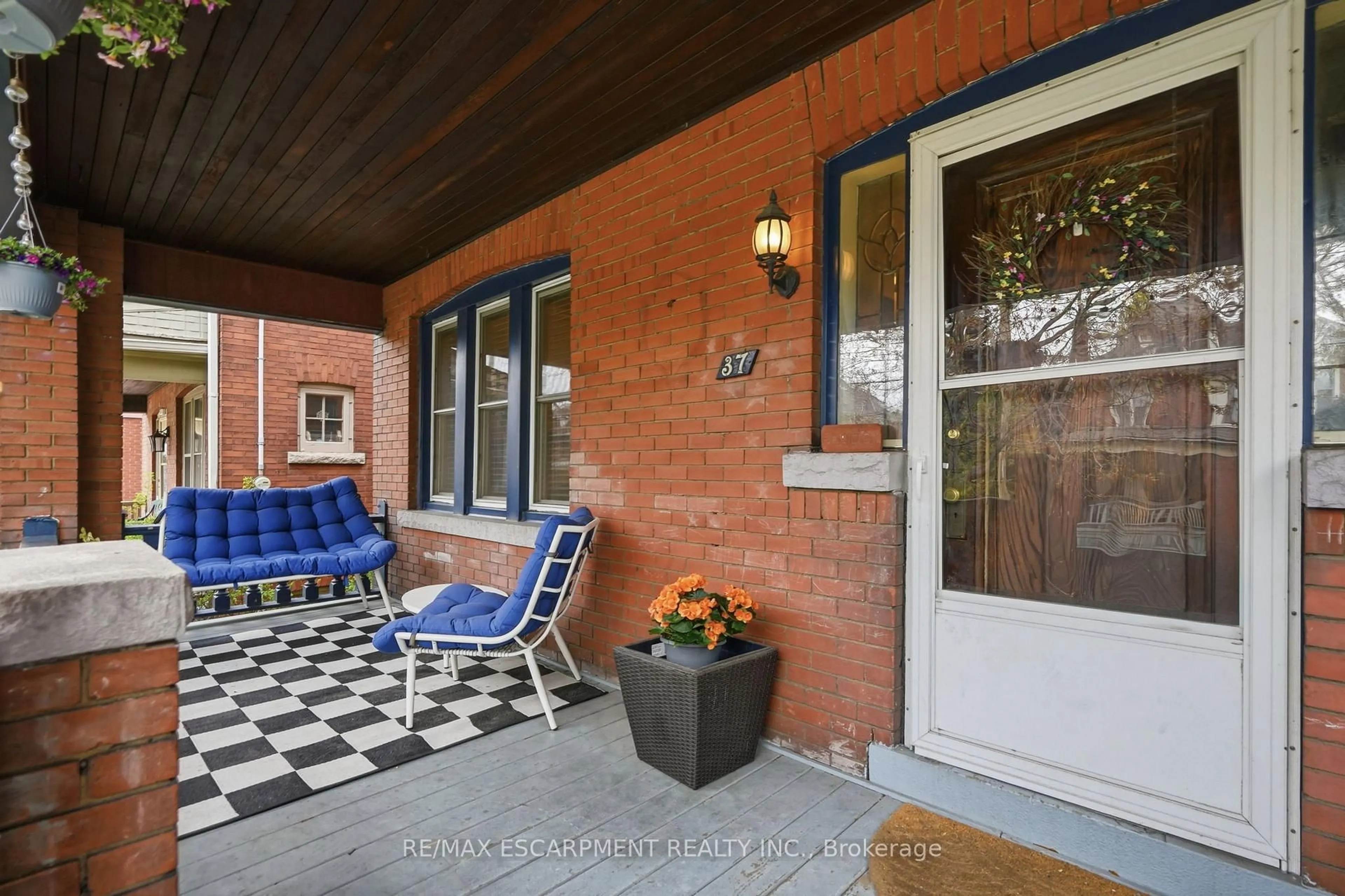 Patio, street for 37 Connaught Ave, Hamilton Ontario L8M 3C3