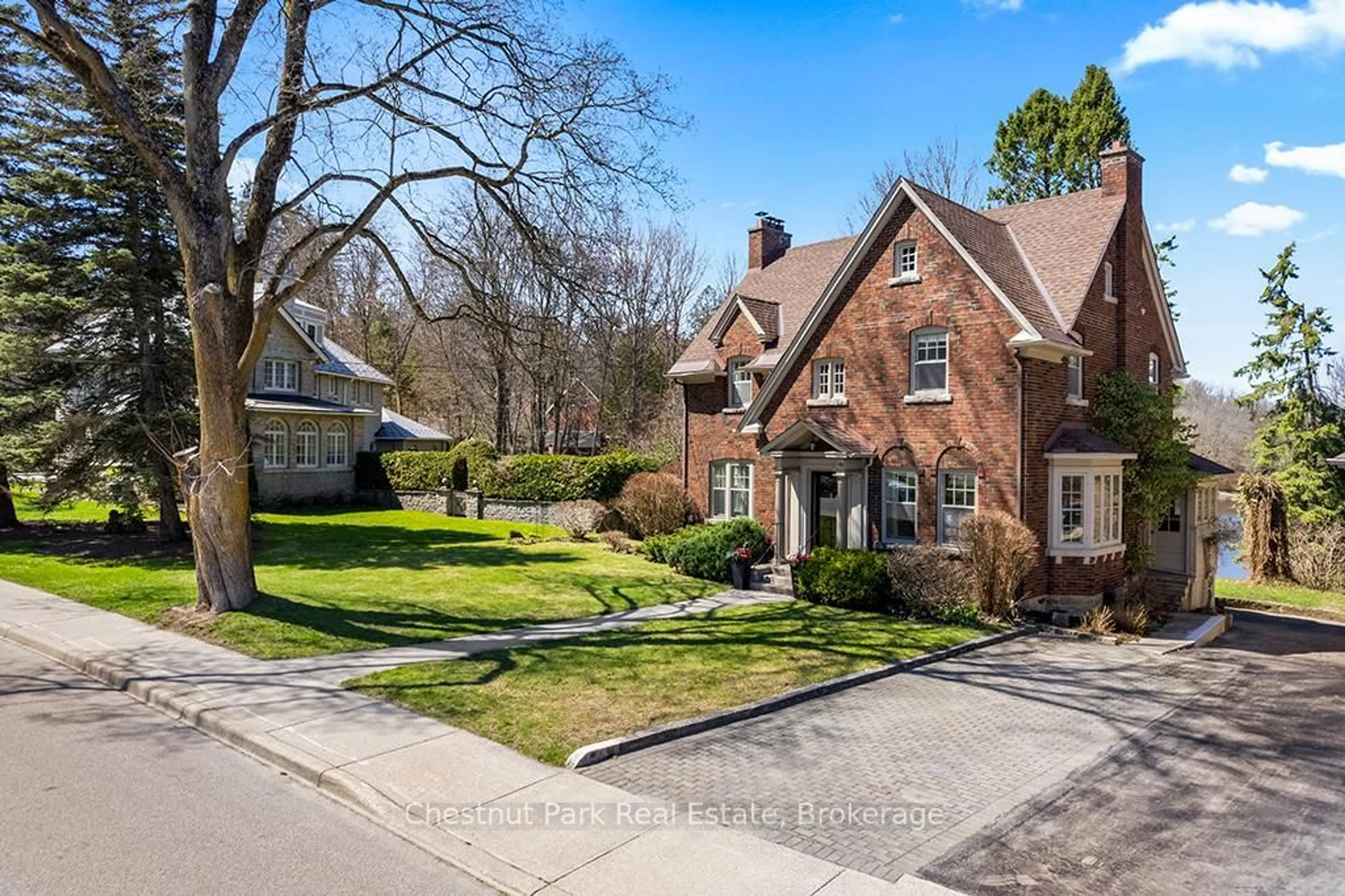 Home with brick exterior material, street for 190 4th St, Owen Sound Ontario N4K 3J9