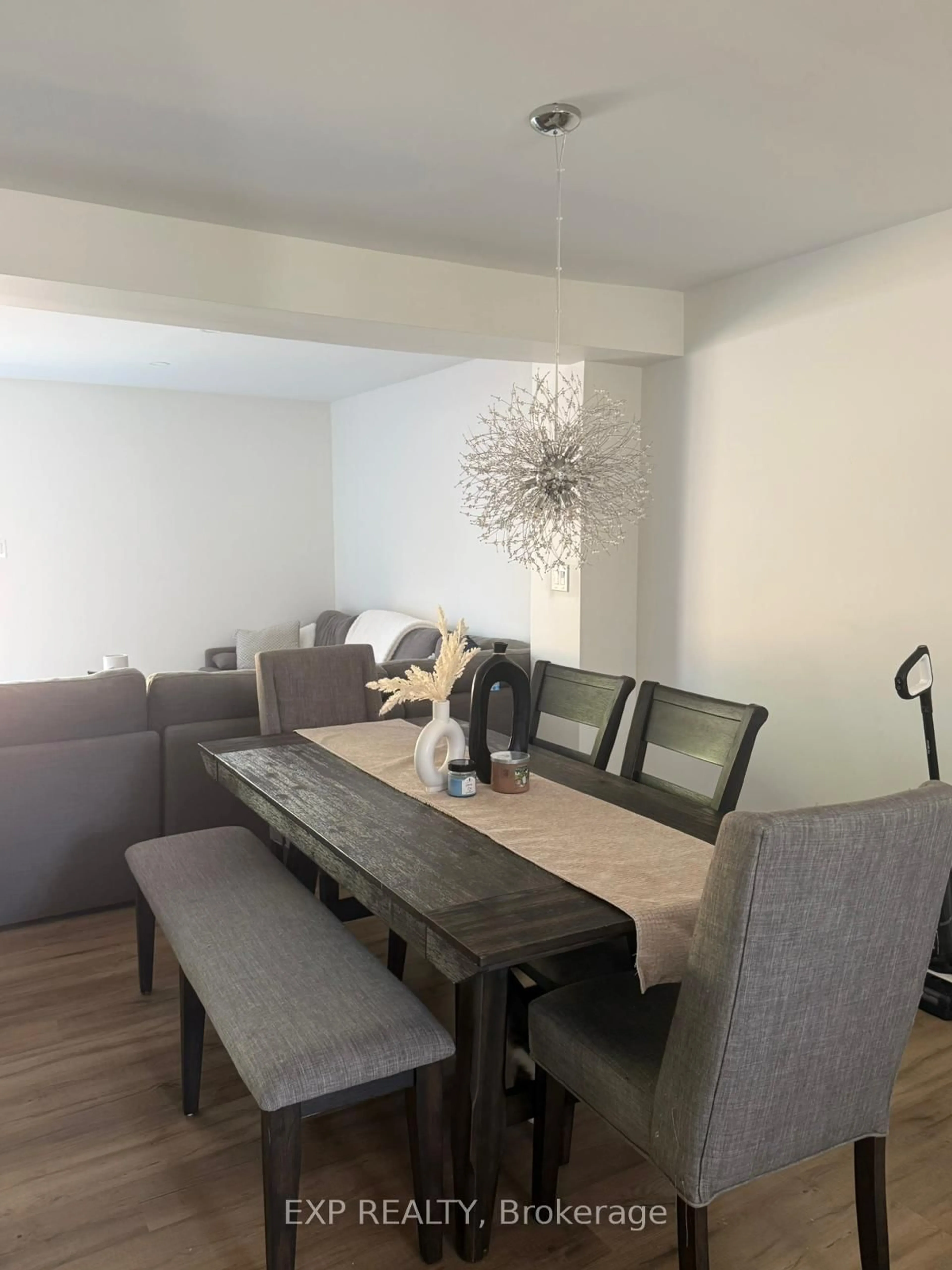 Dining room, wood/laminate floor for 770 Fanshawe park Rd, London North Ontario N5X 1L1