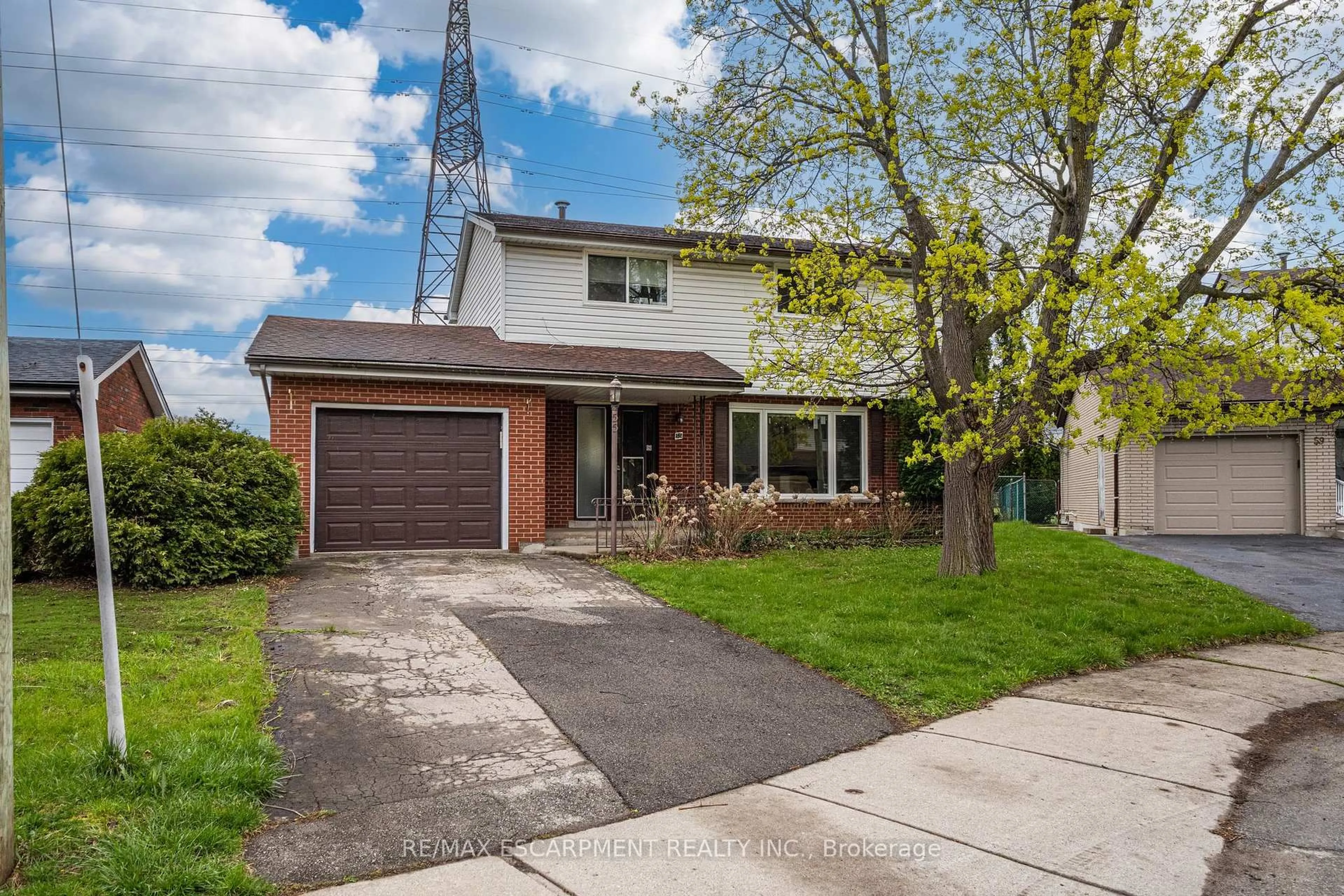 Home with brick exterior material, street for 55 Yarmouth Crt, Hamilton Ontario L8S 3E2