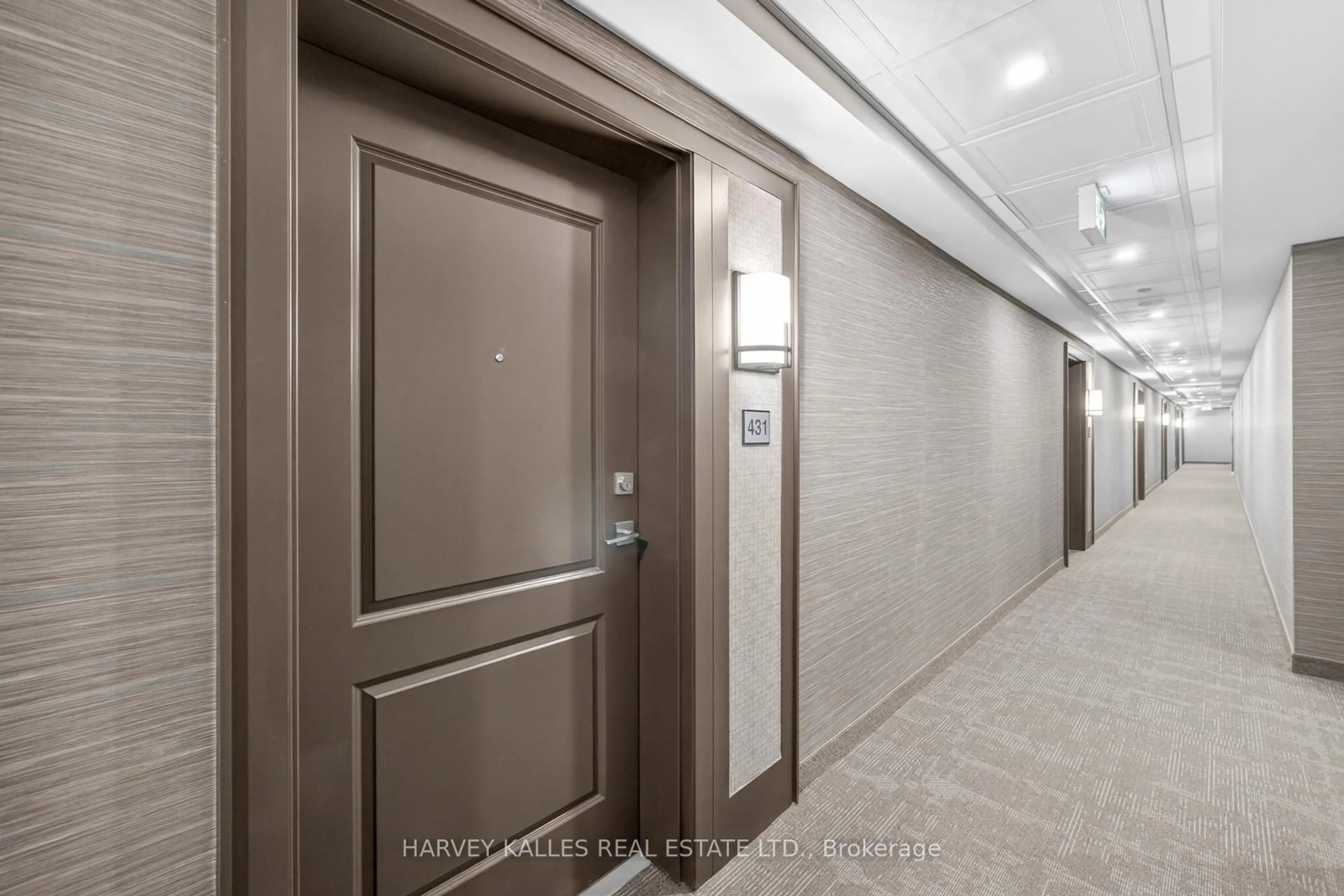 Indoor foyer for 460 Dundas St #431, Hamilton Ontario L8B 2A5