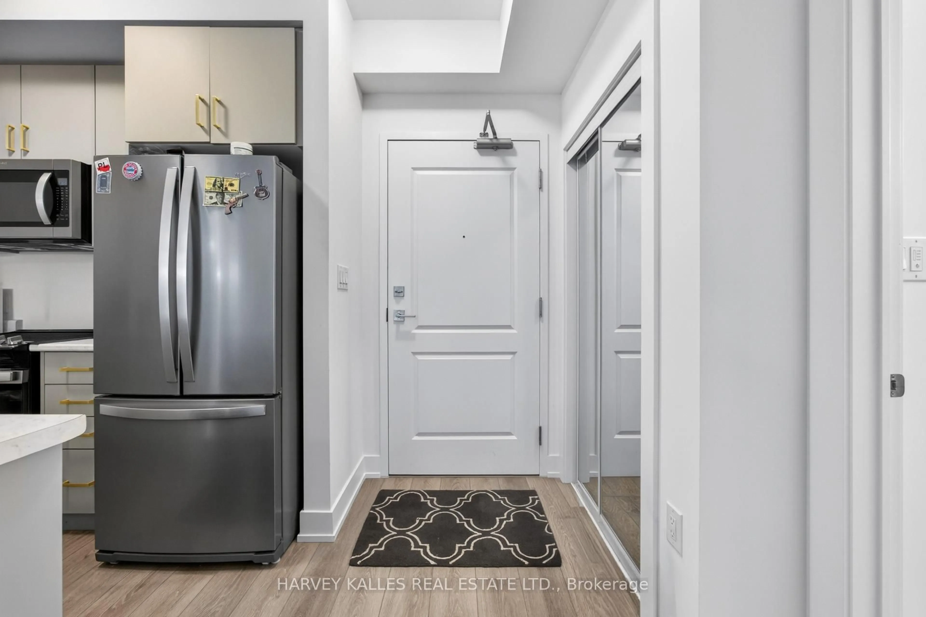 Indoor entryway for 460 Dundas St #431, Hamilton Ontario L8B 2A5