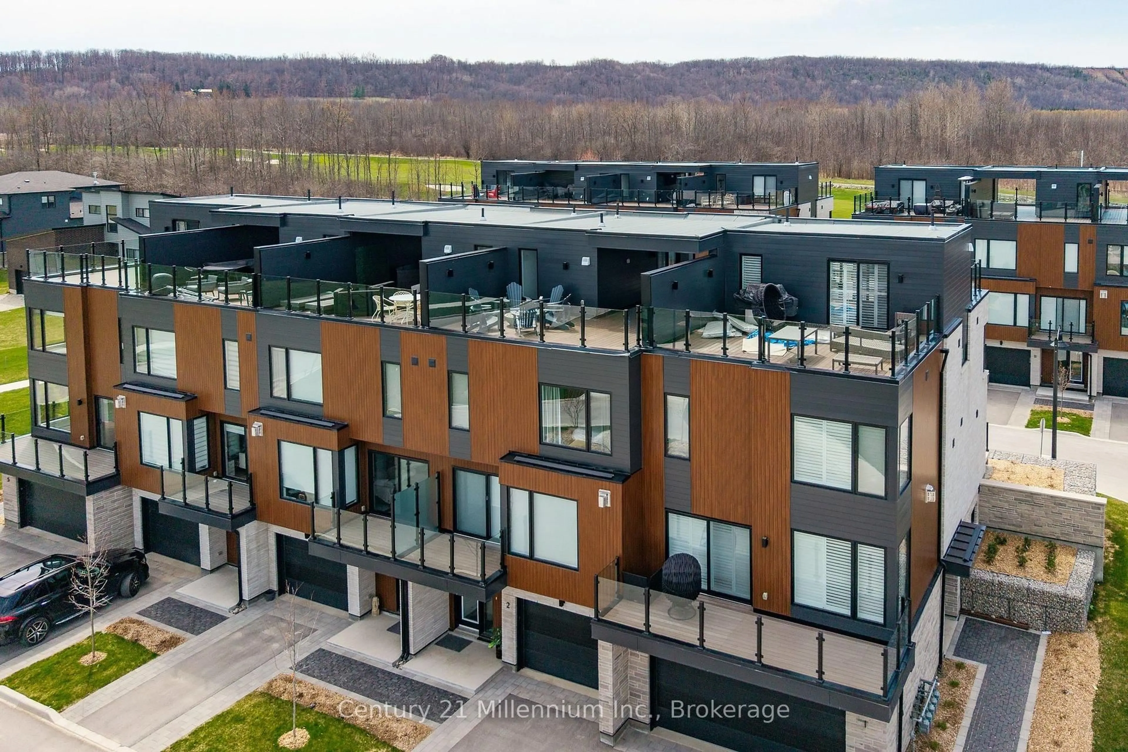 A pic from outside/outdoor area/front of a property/back of a property/a pic from drone, city buildings view from balcony for 117 Sladden Crt ## 2, Blue Mountains Ontario N0H 2P0