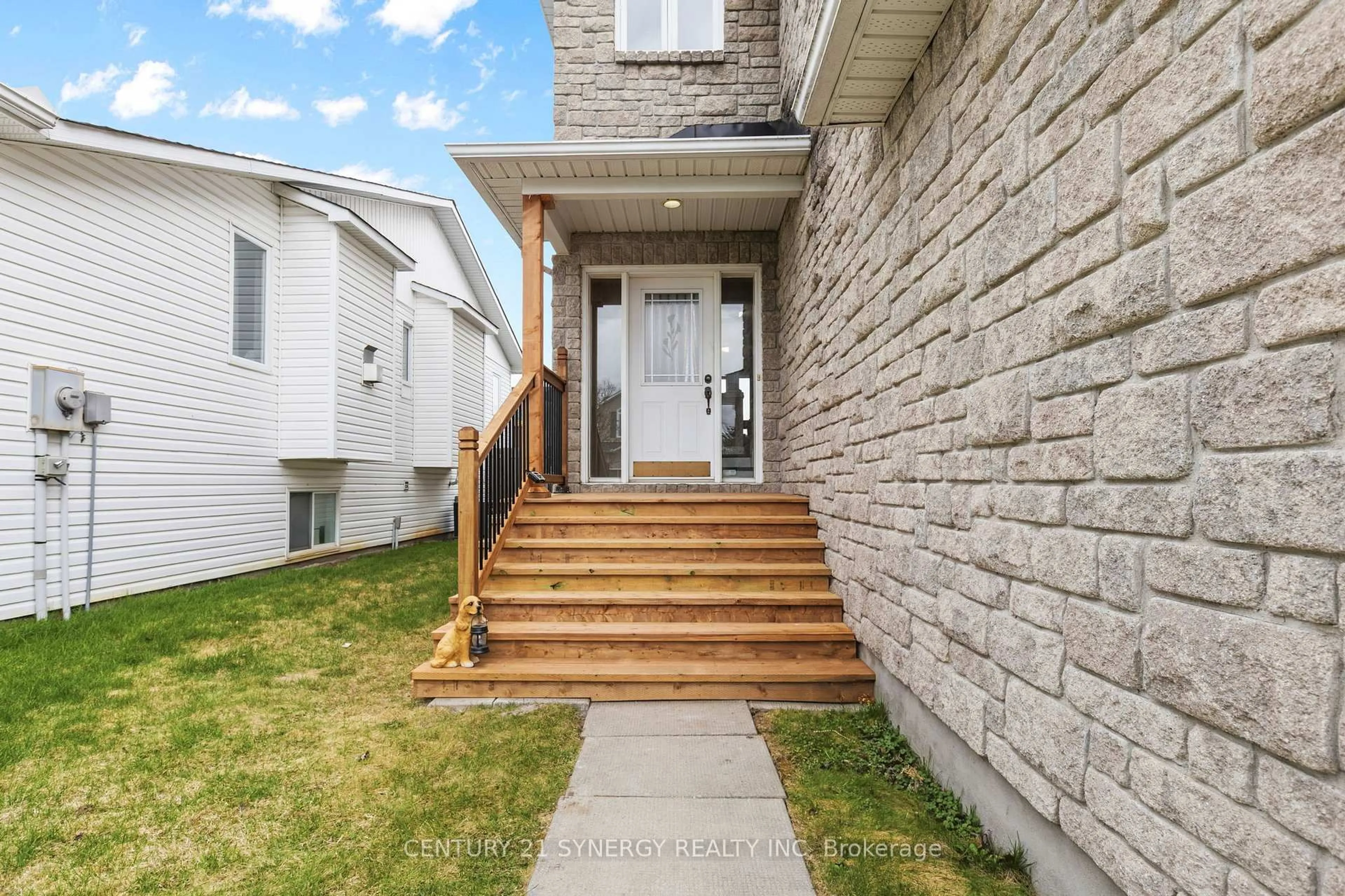 Home with brick exterior material, street for 207 Stiver St, Russell Ontario K4R 1G9