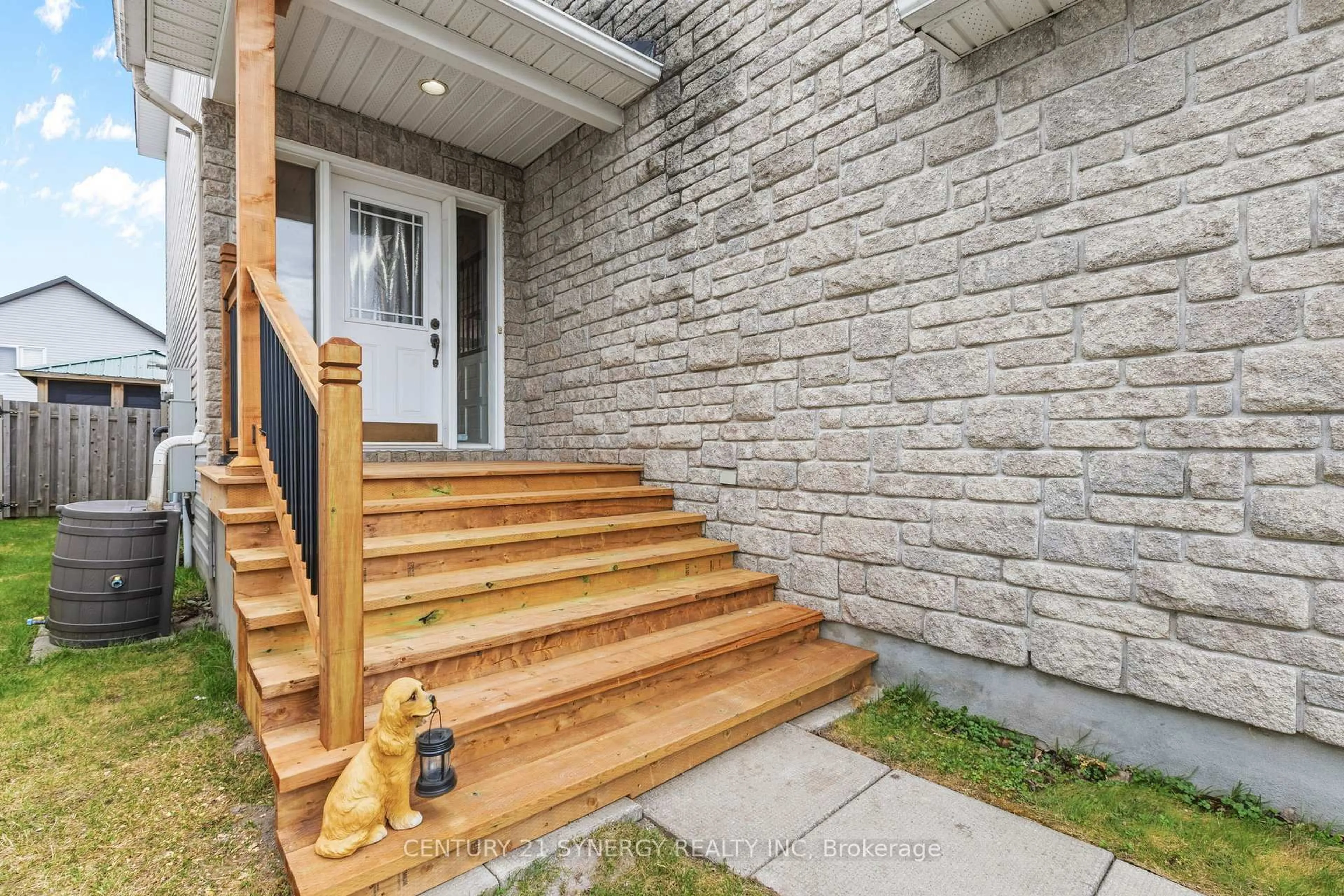 Unknown for 207 Stiver St, Russell Ontario K4R 1G9