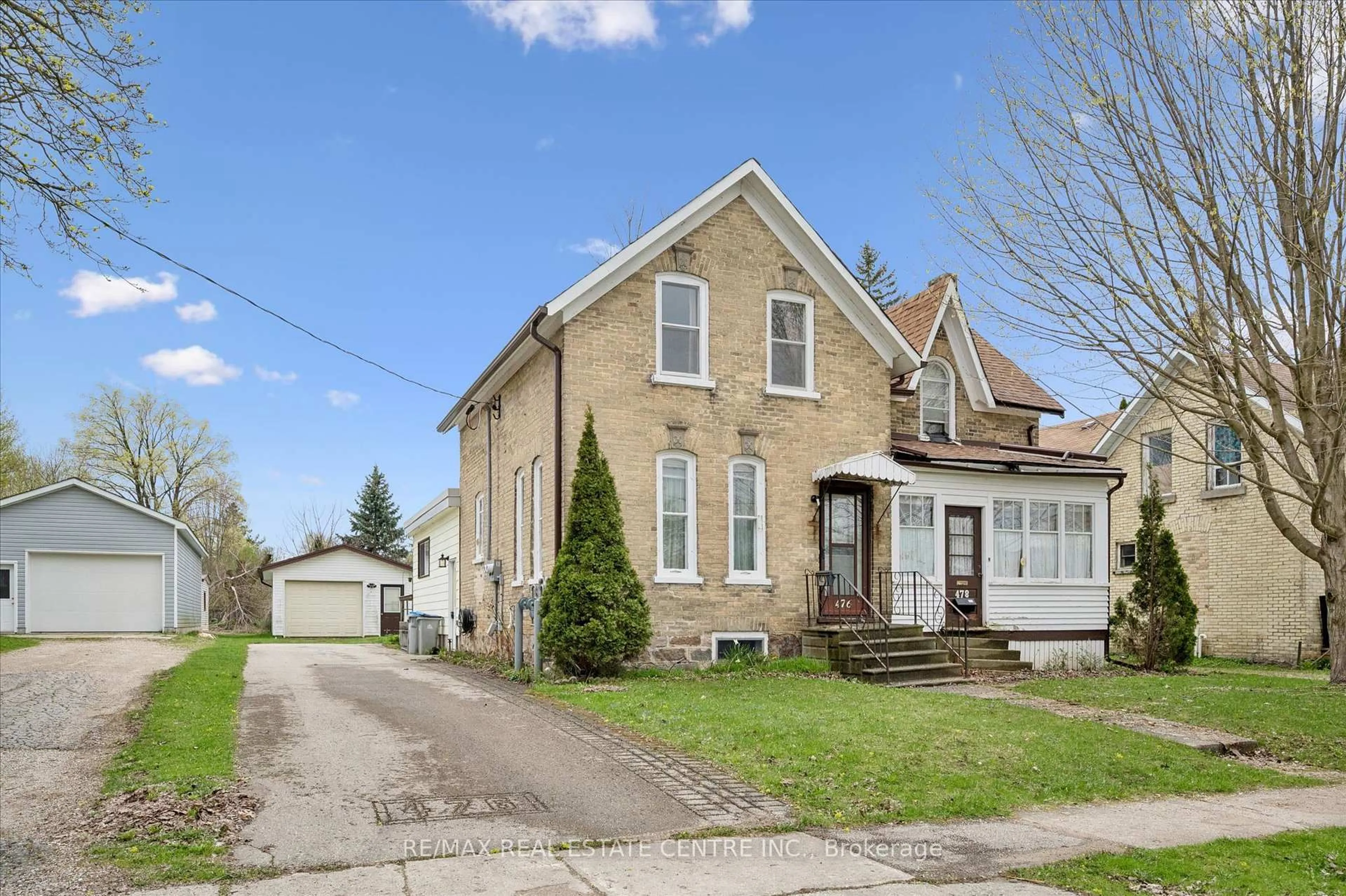 Unknown for 476-478 Campbell St, North Perth Ontario N4W 1J3