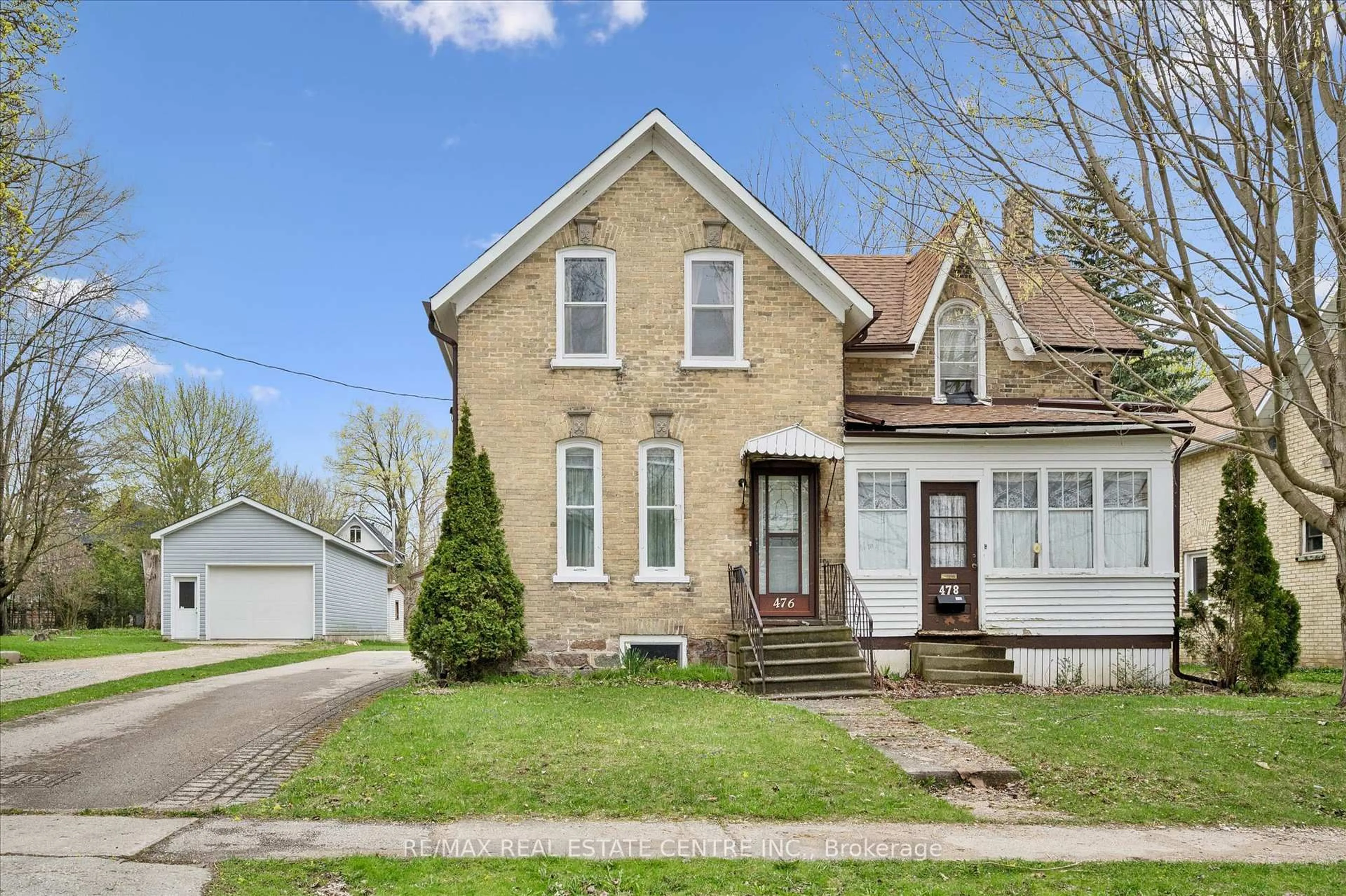 Unknown for 476-478 Campbell St, North Perth Ontario N4W 1J3