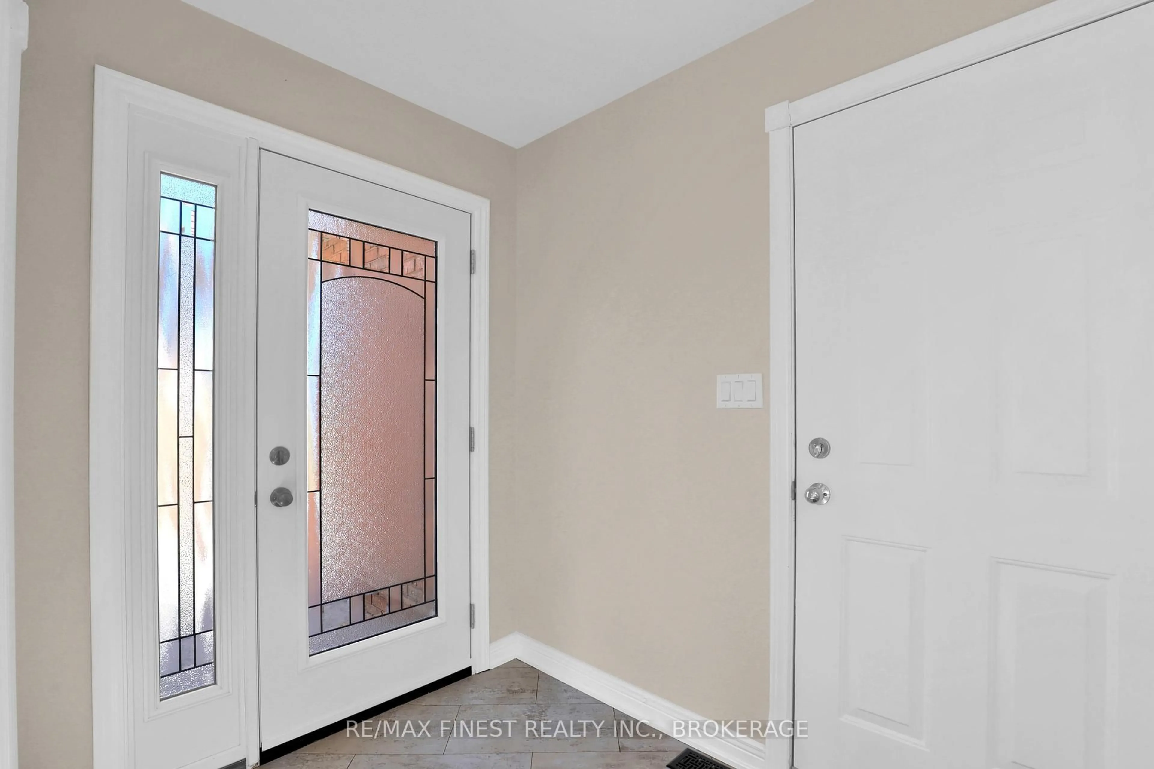 Indoor entryway for 3525 Burnt Hills Rd, Seeley's Bay Ontario K0H 2N0