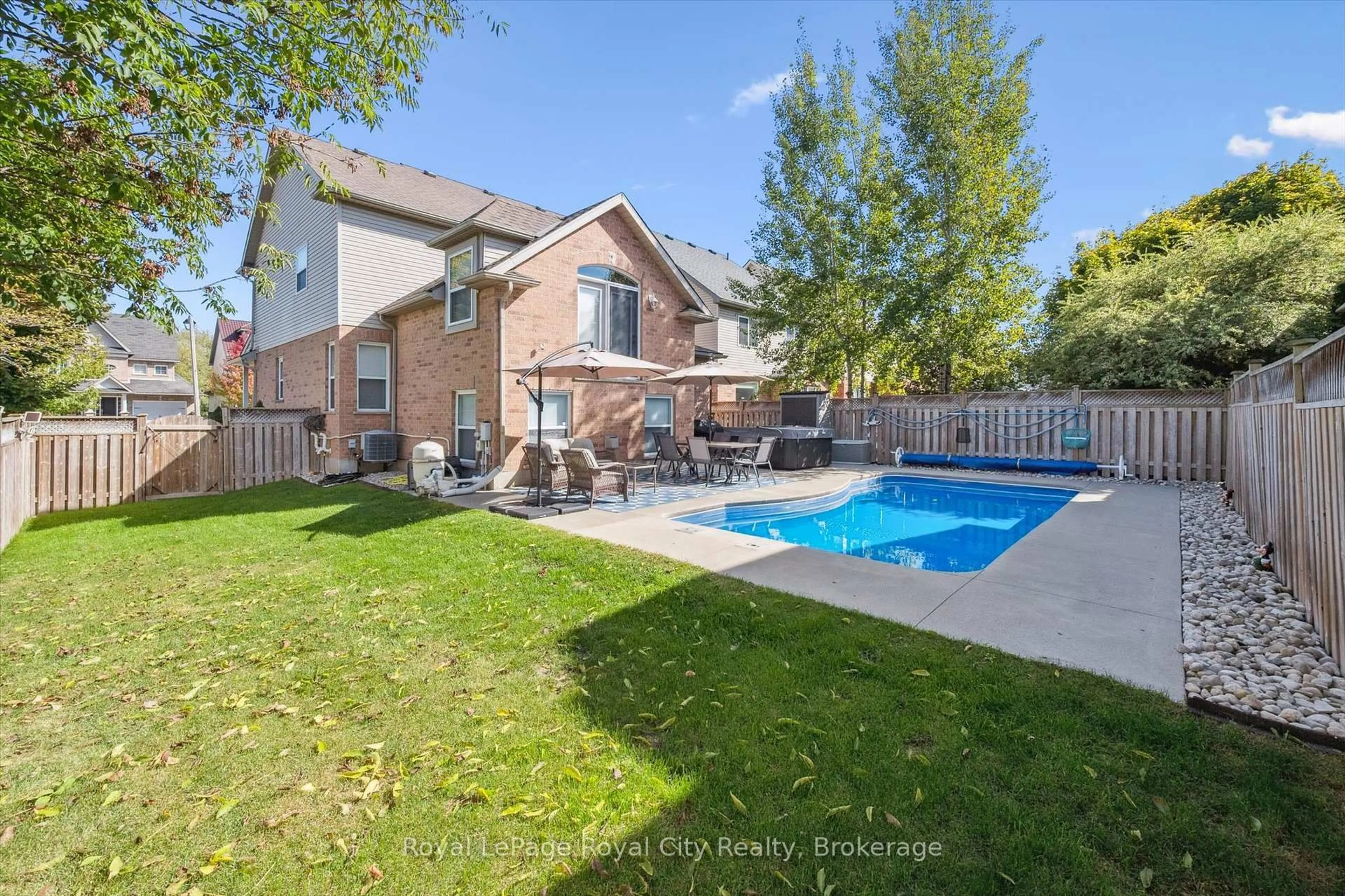 A pic from outside/outdoor area/front of a property/back of a property/a pic from drone, street for 273 Carrington Dr, Guelph Ontario N1G 5H3