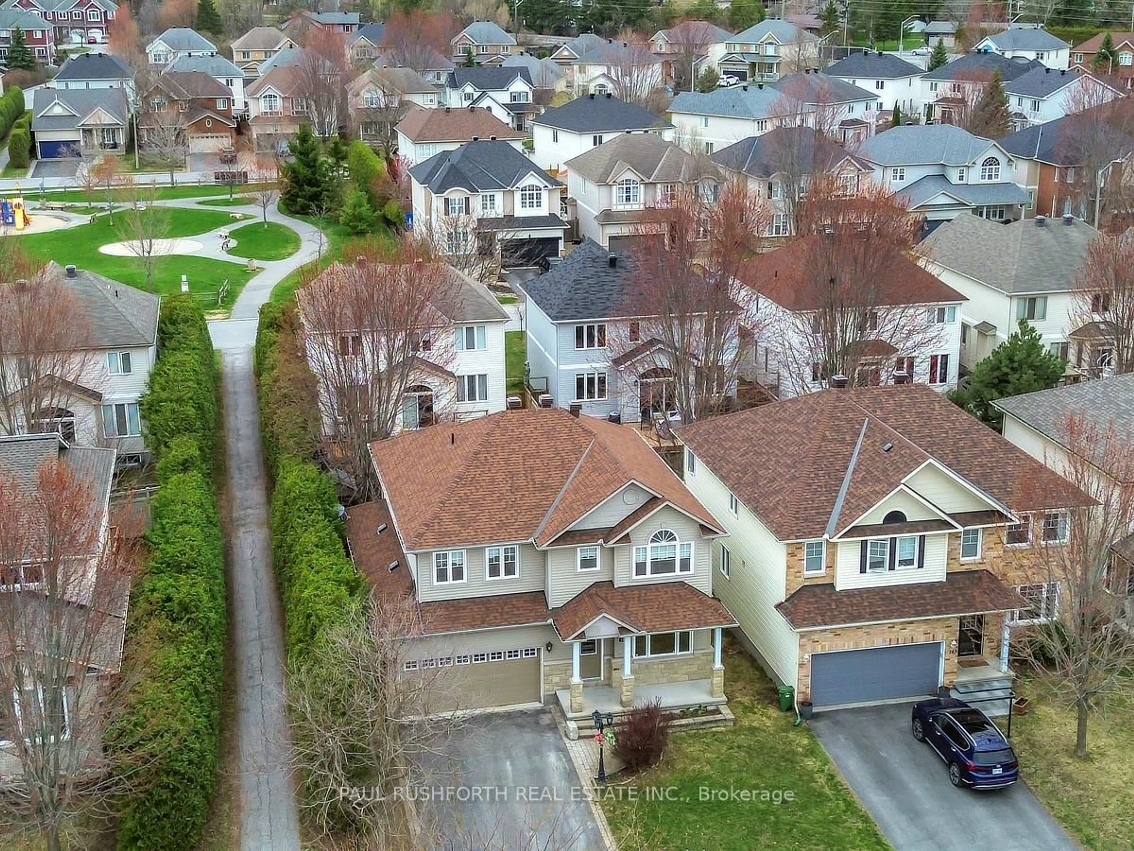 A pic from outside/outdoor area/front of a property/back of a property/a pic from drone, street for 145 Arrowwood Dr, Stittsville Ontario K2S 2G3