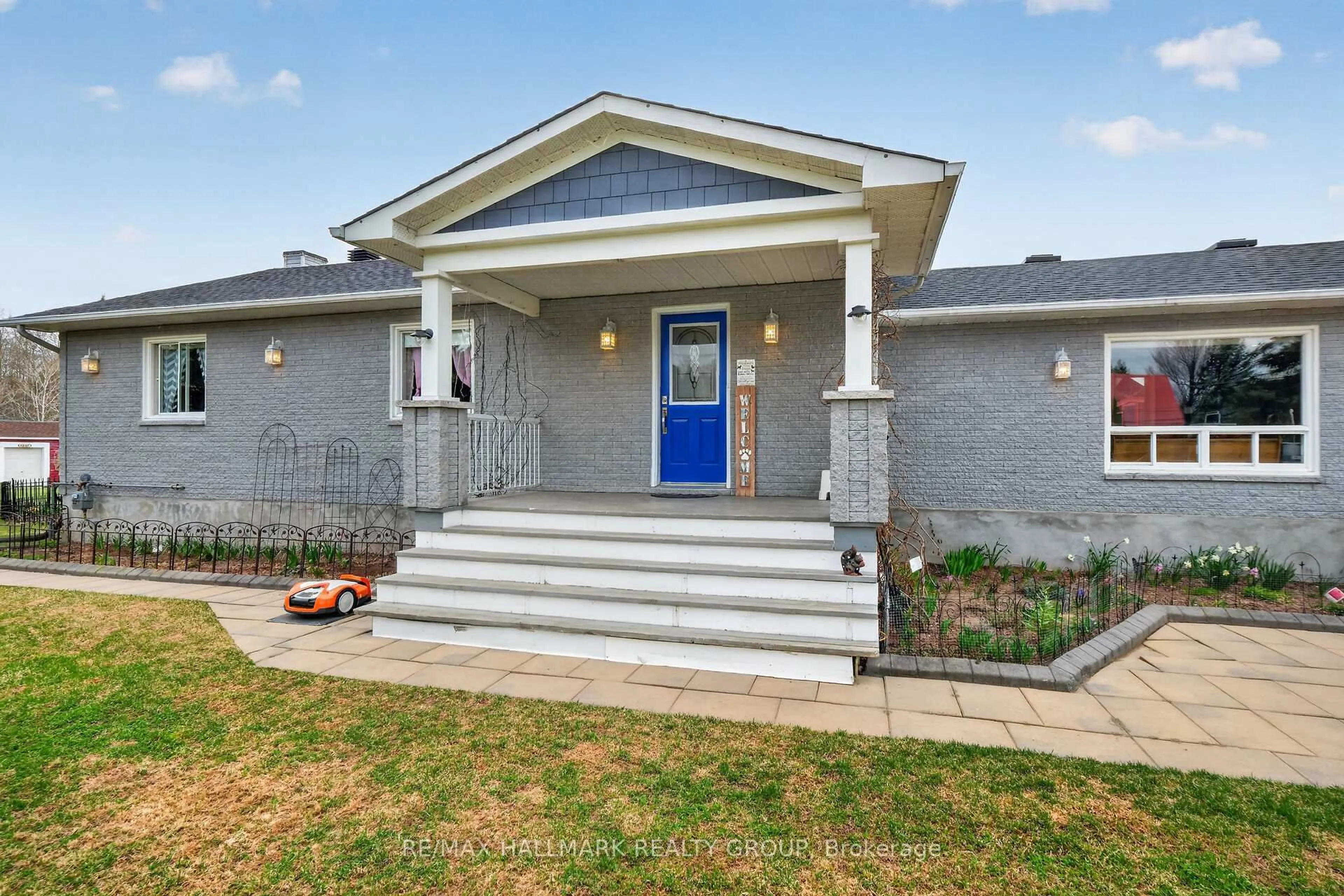 Home with brick exterior material, street for 3821 Indian Creek Rd, Clarence-Rockland Ontario K0A 2A0