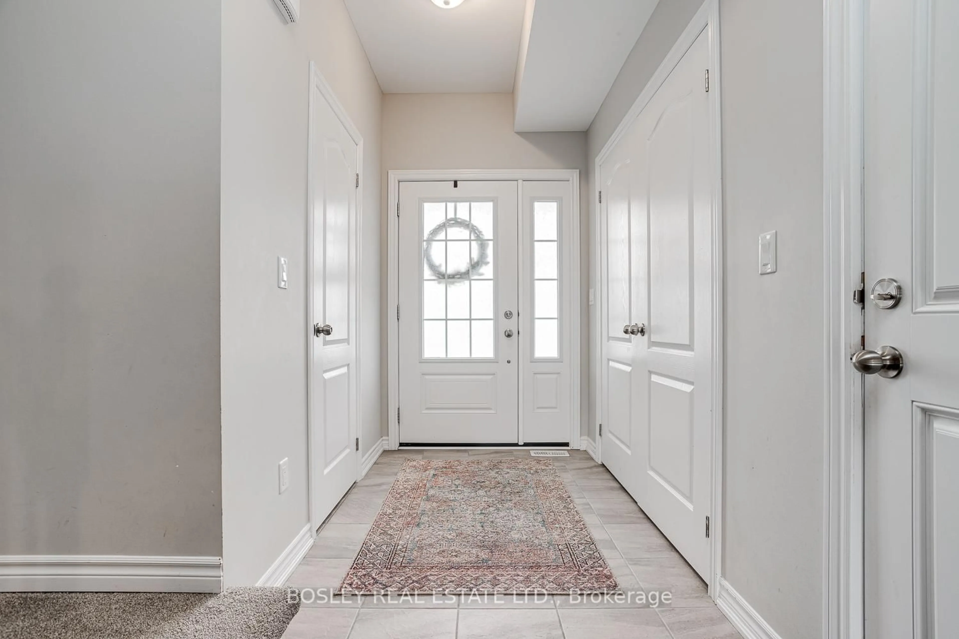 Indoor entryway for 11-21 Tolman St, Brighton Ontario K0K 1H0