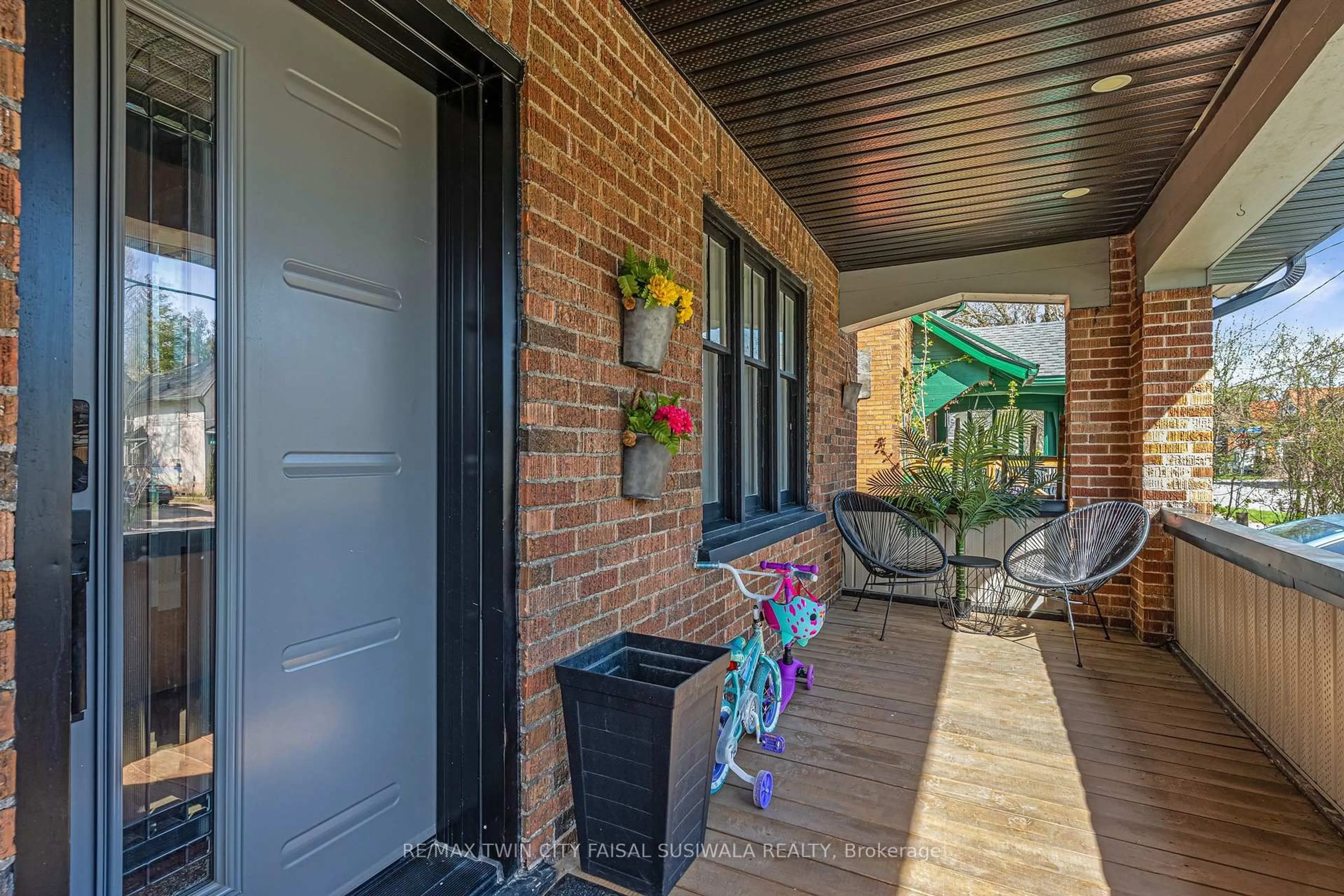 Indoor entryway for 129 Ahrens St, Kitchener Ontario N2H 4C4