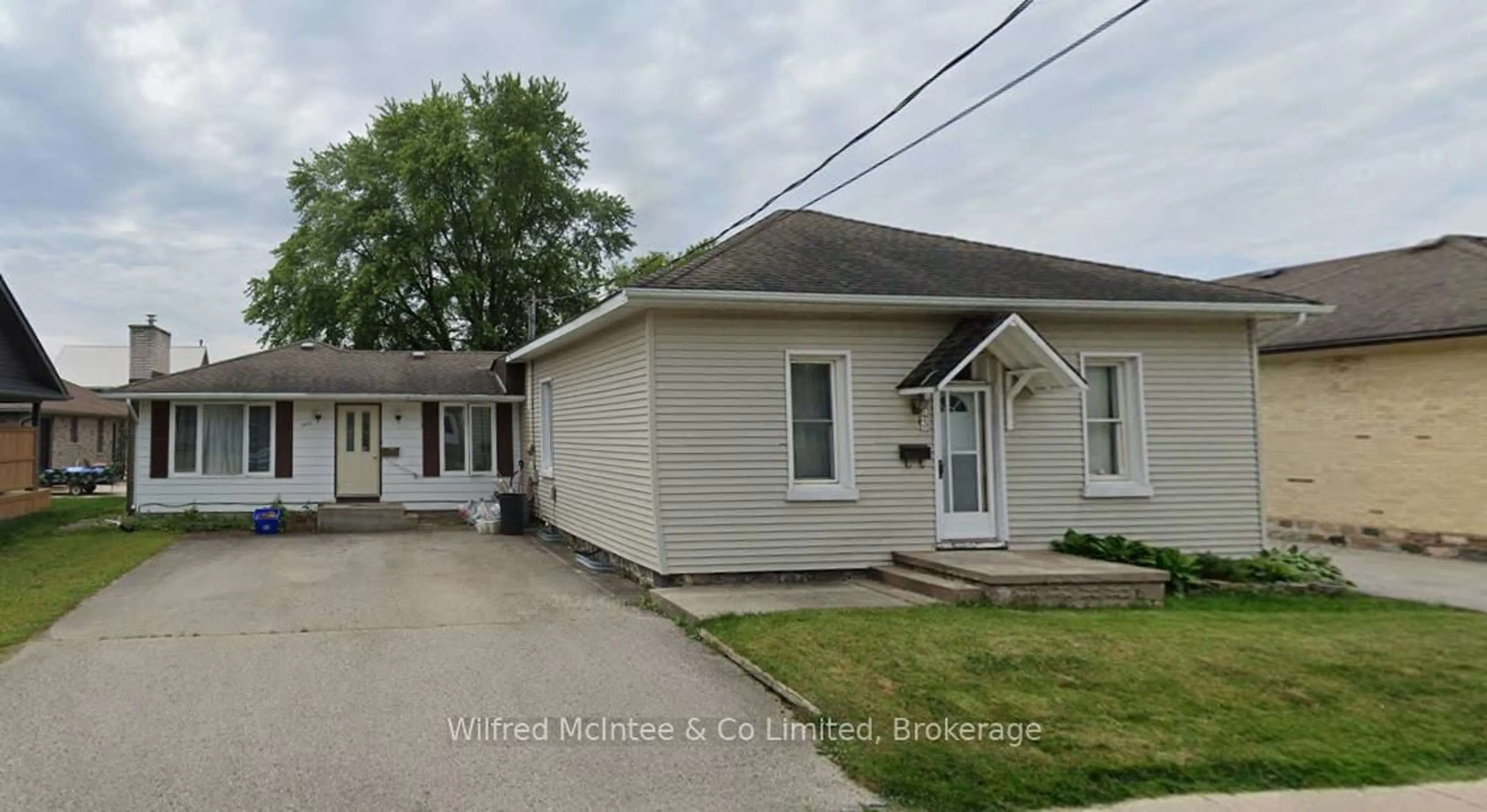 Unknown for 243 13TH St, Hanover Ontario N4N 1X1