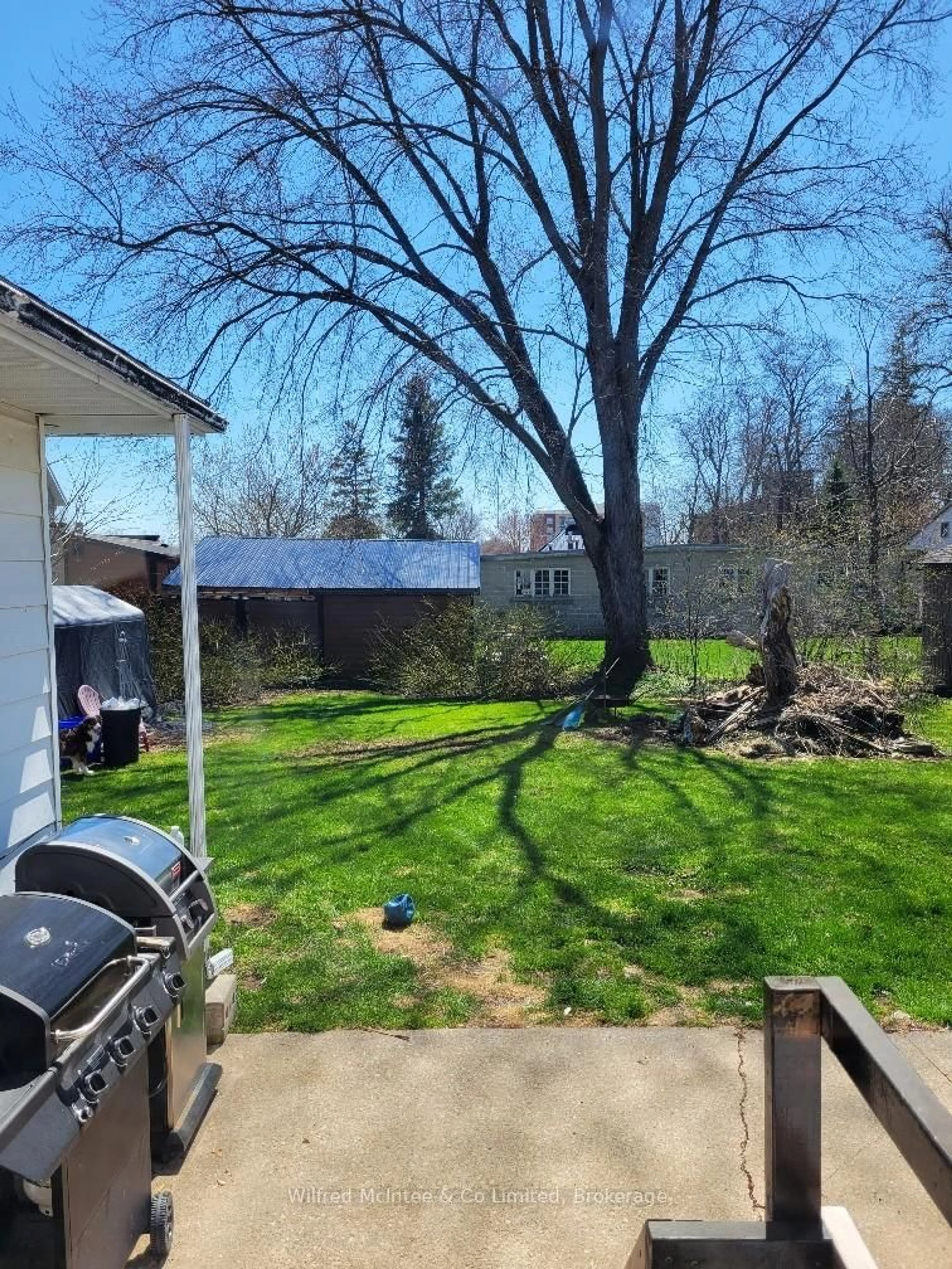 A pic from outside/outdoor area/front of a property/back of a property/a pic from drone, water/lake/river/ocean view for 243 13TH St, Hanover Ontario N4N 1X1