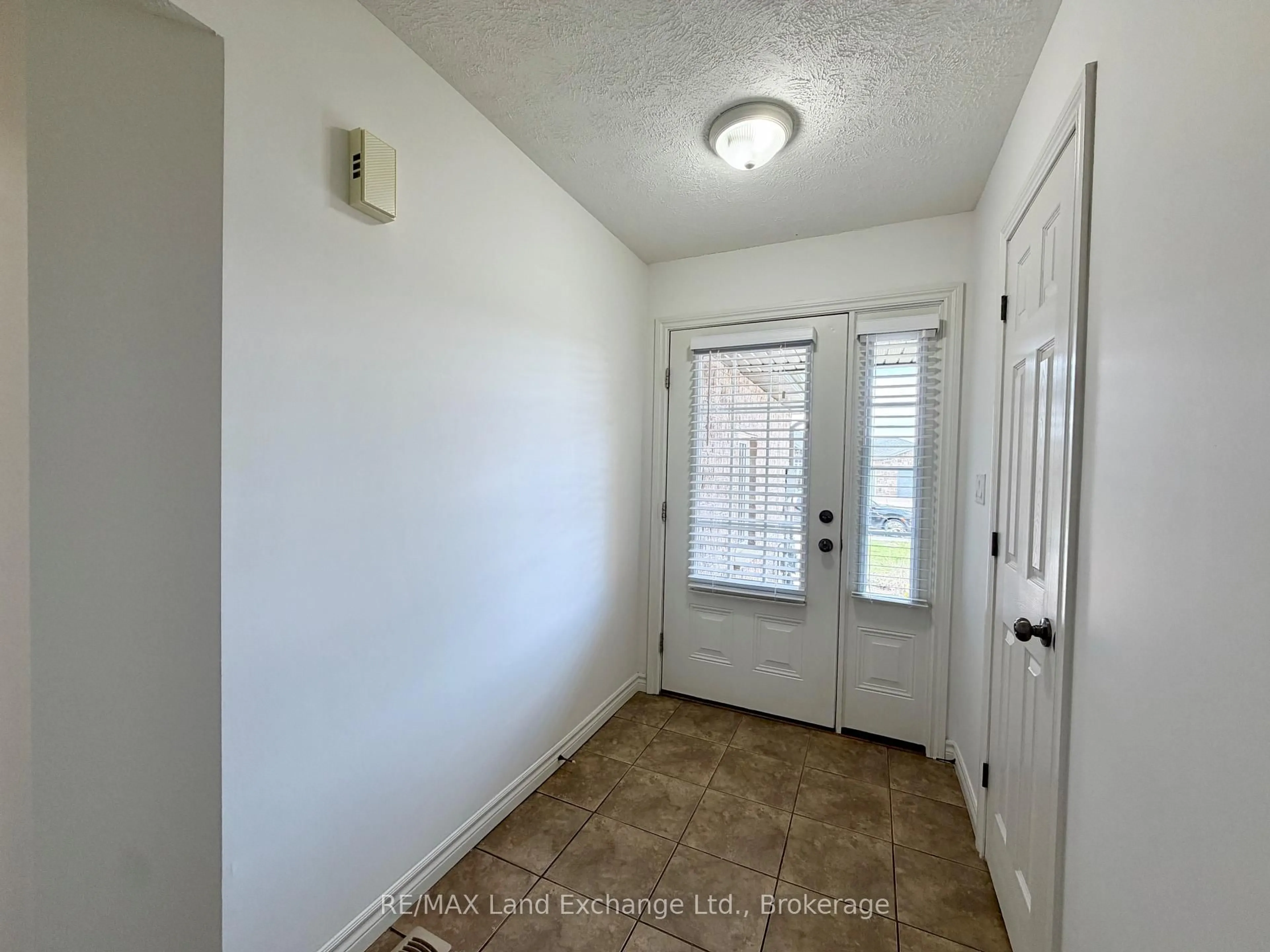 Indoor entryway for 223 STICKEL St, Saugeen Shores Ontario N0H 2C1