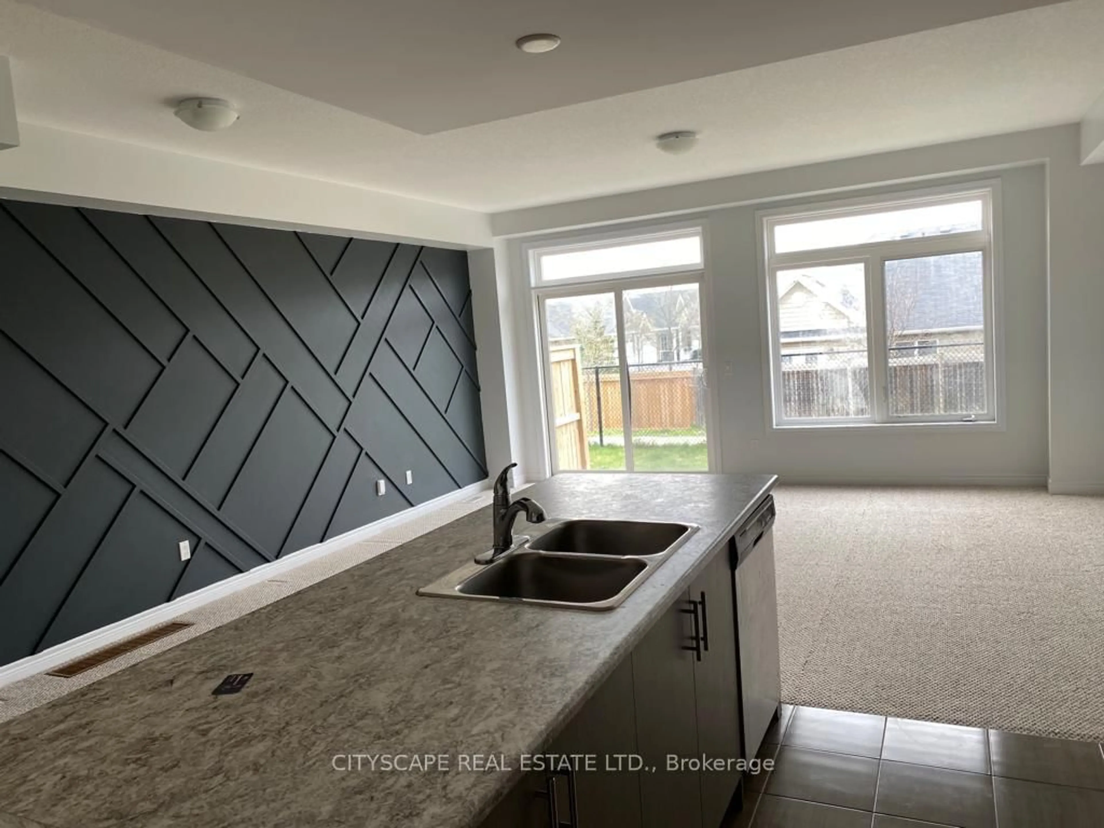 Open concept kitchen, ceramic/tile floor for 77 Diana Ave #7, Brantford Ontario N3T 0R6