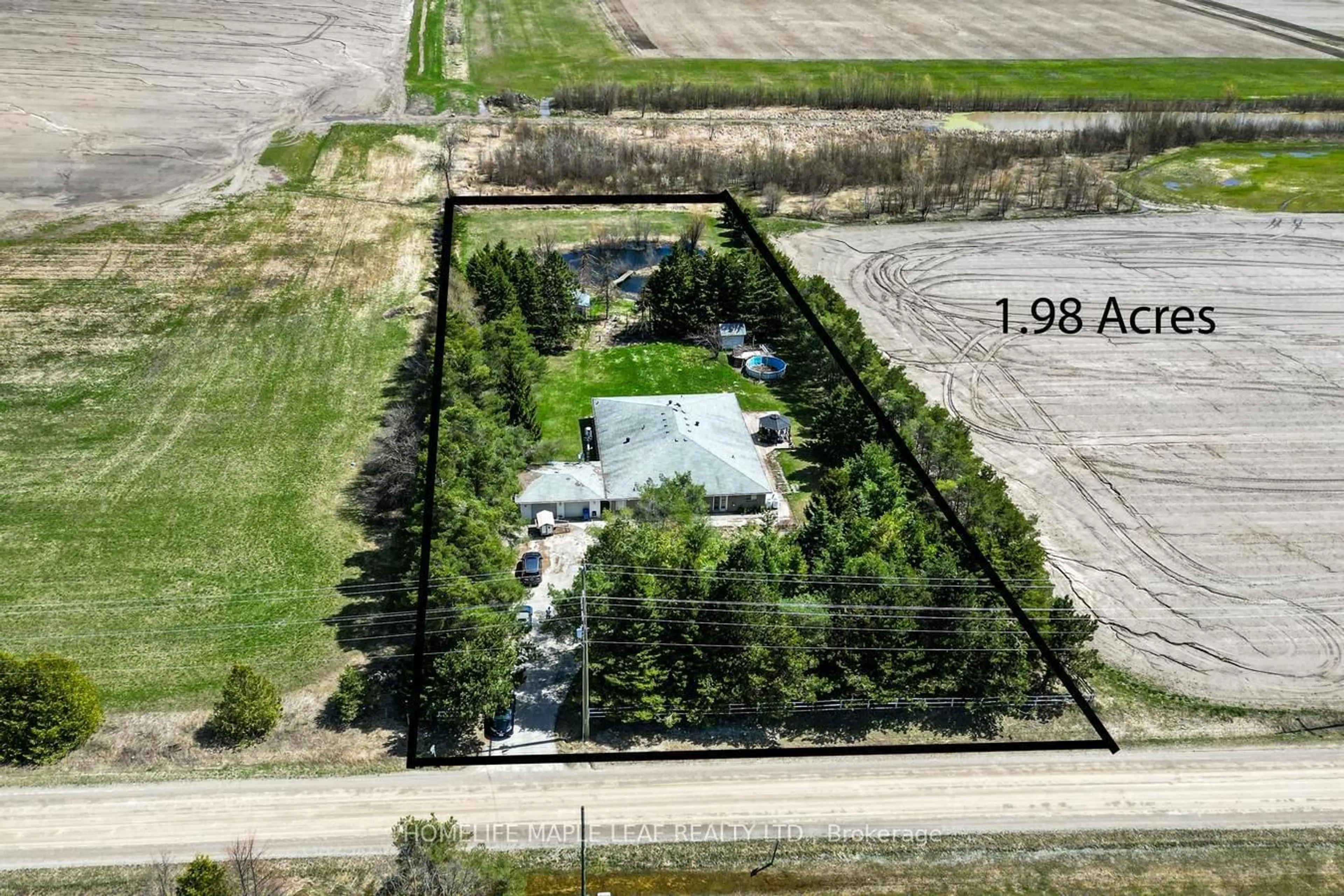 A pic from outside/outdoor area/front of a property/back of a property/a pic from drone, building for 514249 2nd Line, Amaranth Ontario L9W 0S5