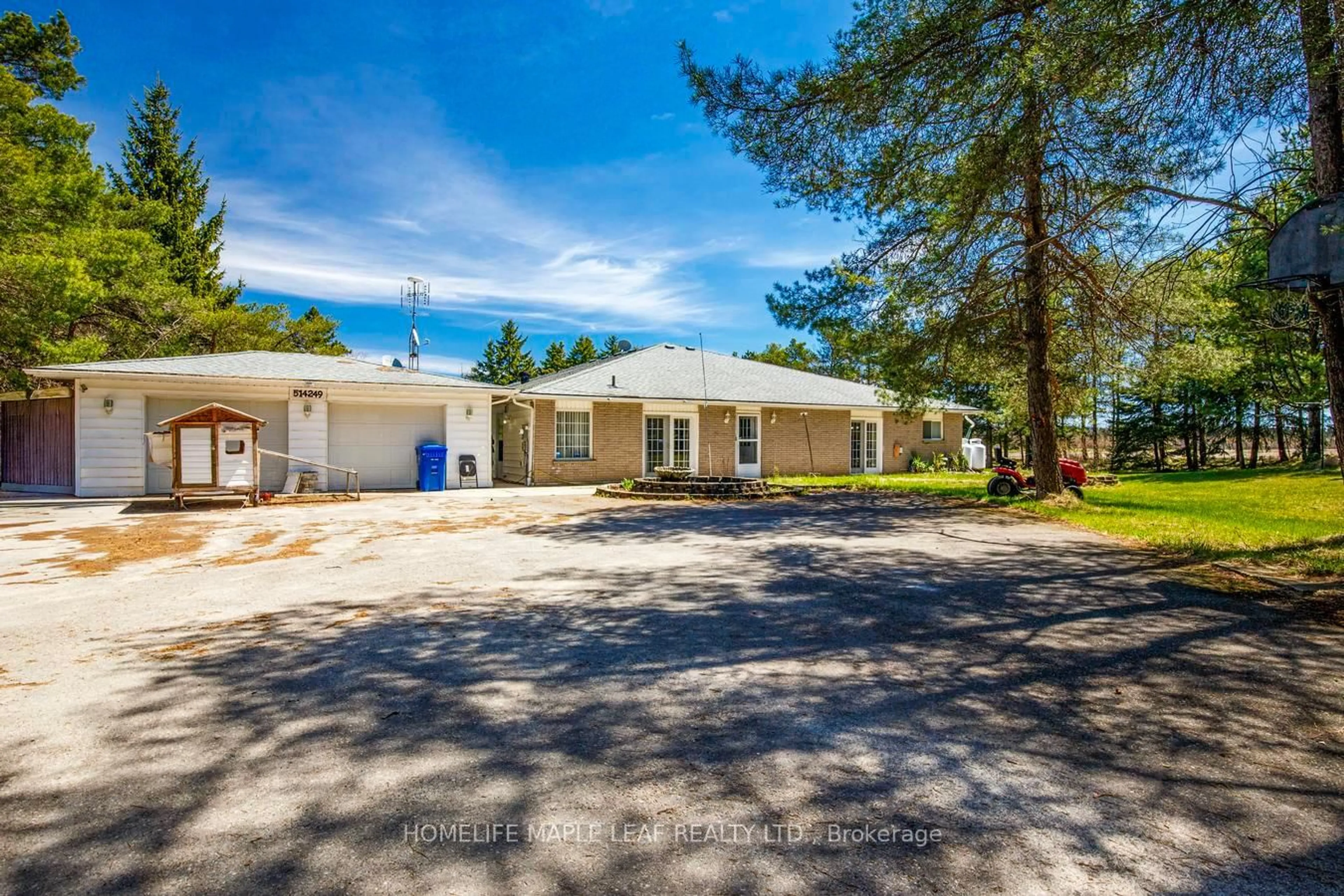 A pic from outside/outdoor area/front of a property/back of a property/a pic from drone, street for 514249 2nd Line, Amaranth Ontario L9W 0S5