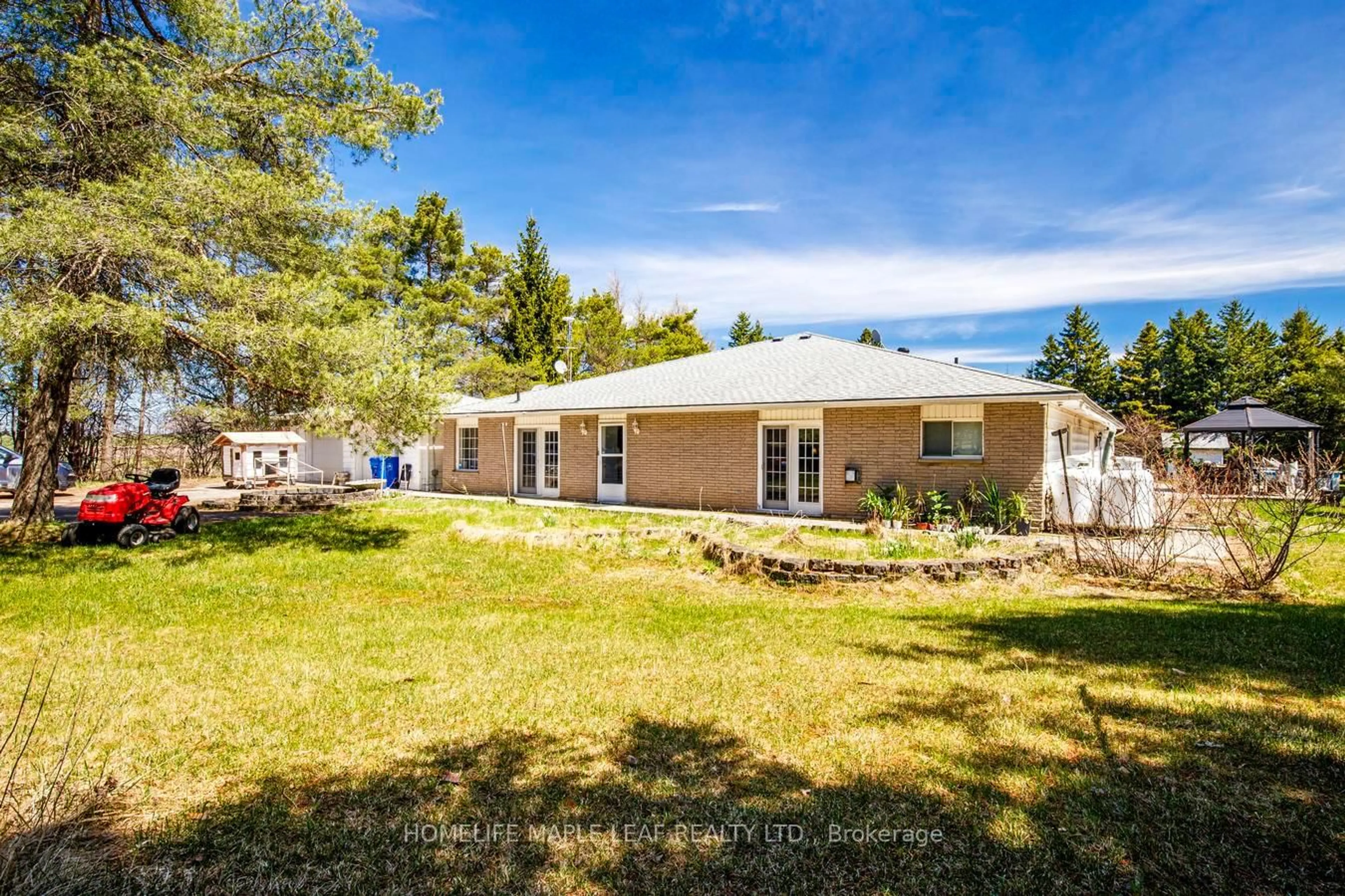 A pic from outside/outdoor area/front of a property/back of a property/a pic from drone, mountain view for 514249 2nd Line, Amaranth Ontario L9W 0S5
