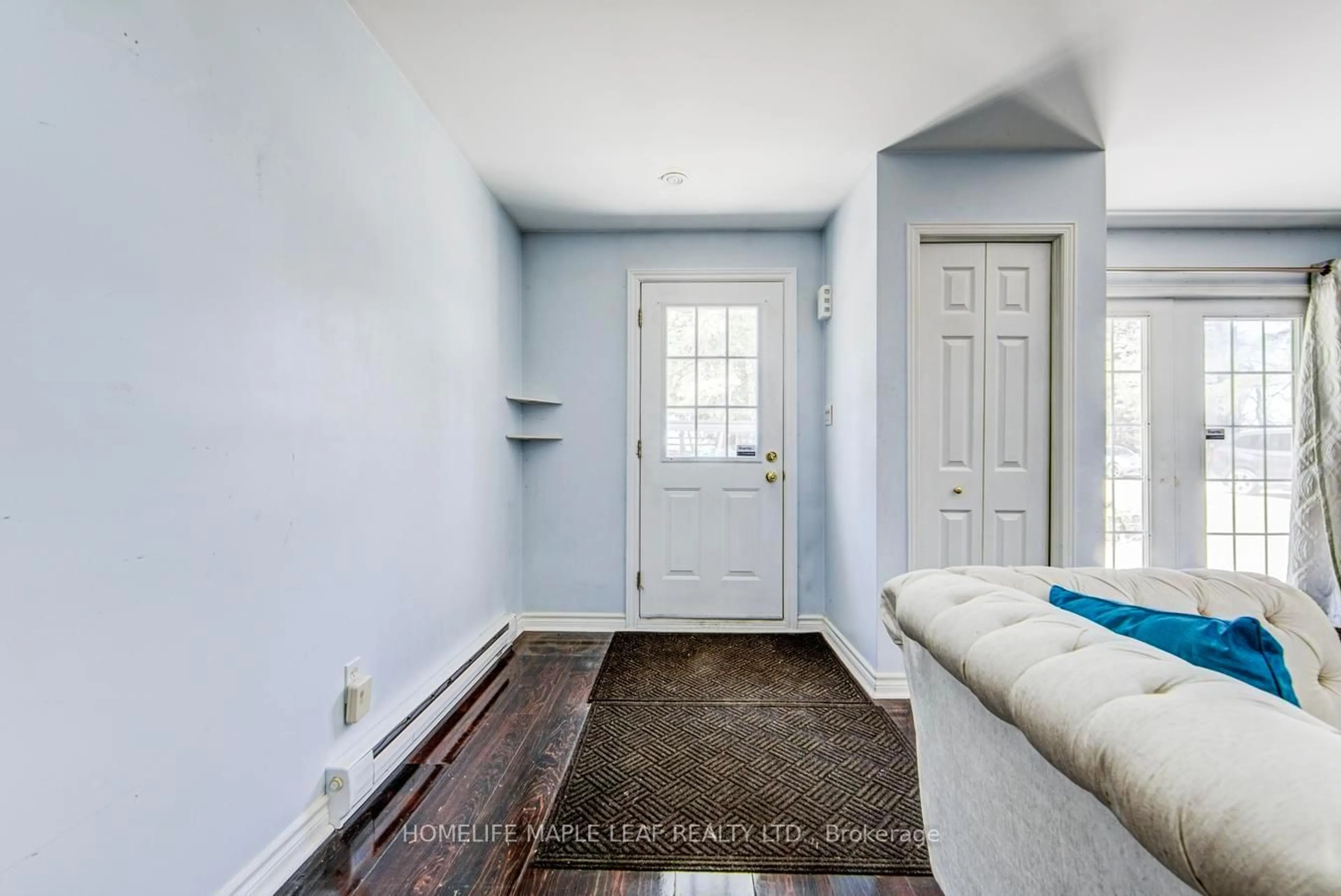 Indoor entryway for 514249 2nd Line, Amaranth Ontario L9W 0S5