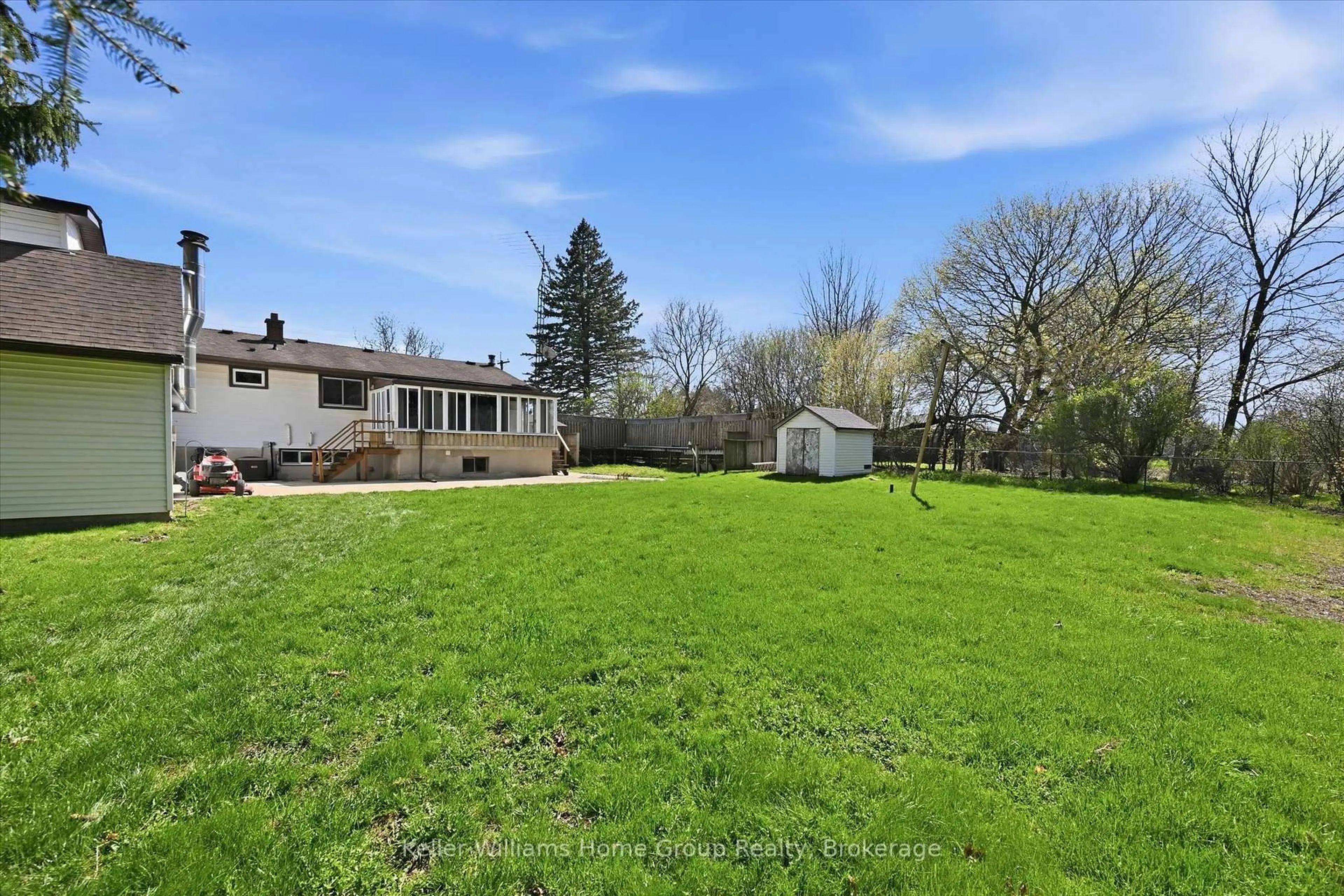 A pic from outside/outdoor area/front of a property/back of a property/a pic from drone, unknown for 1233 5 Highway, Hamilton Ontario L9H 5E1