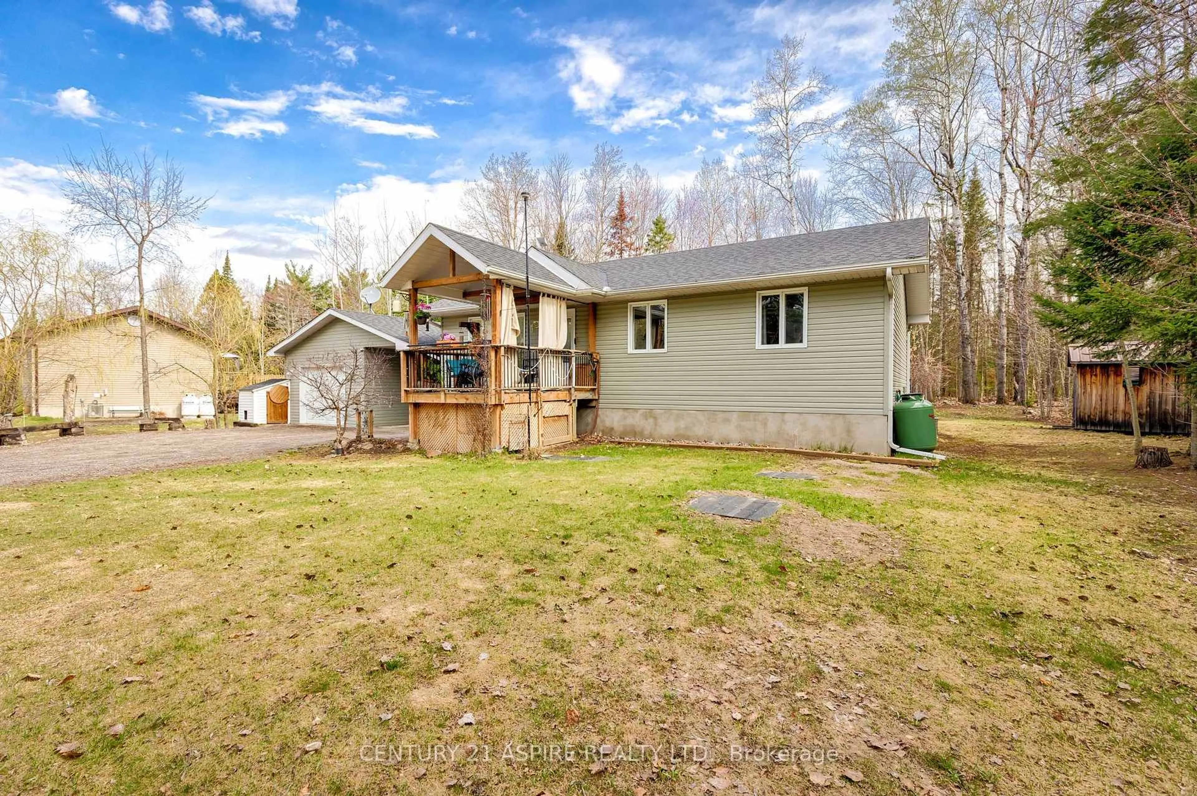 A pic from outside/outdoor area/front of a property/back of a property/a pic from drone, unknown for 1576 Garden Of Eden Rd, Renfrew Ontario K7V 3Z8