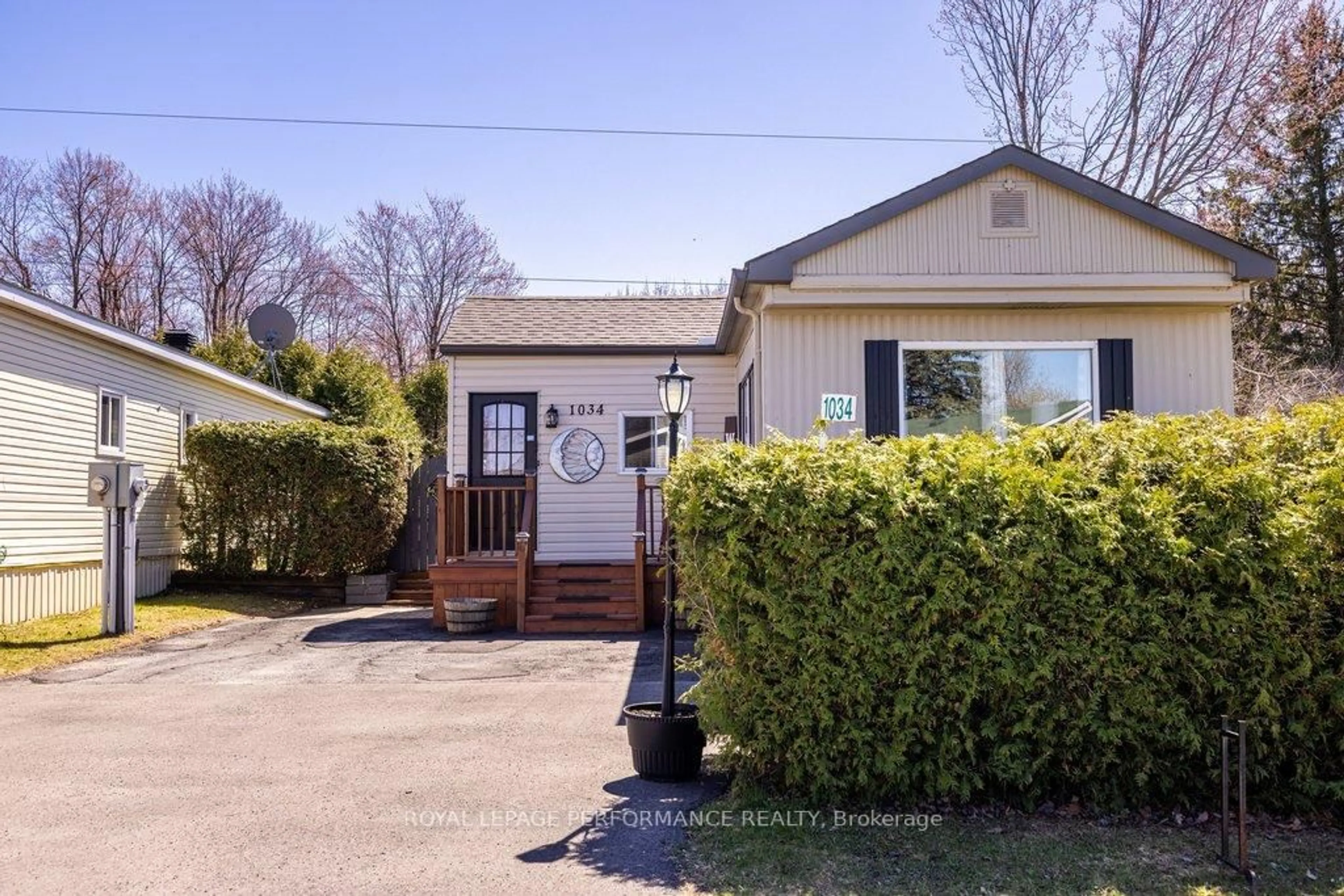 Unknown for 1034 Vista Barrett Private, Greely Ontario K4P 1C8
