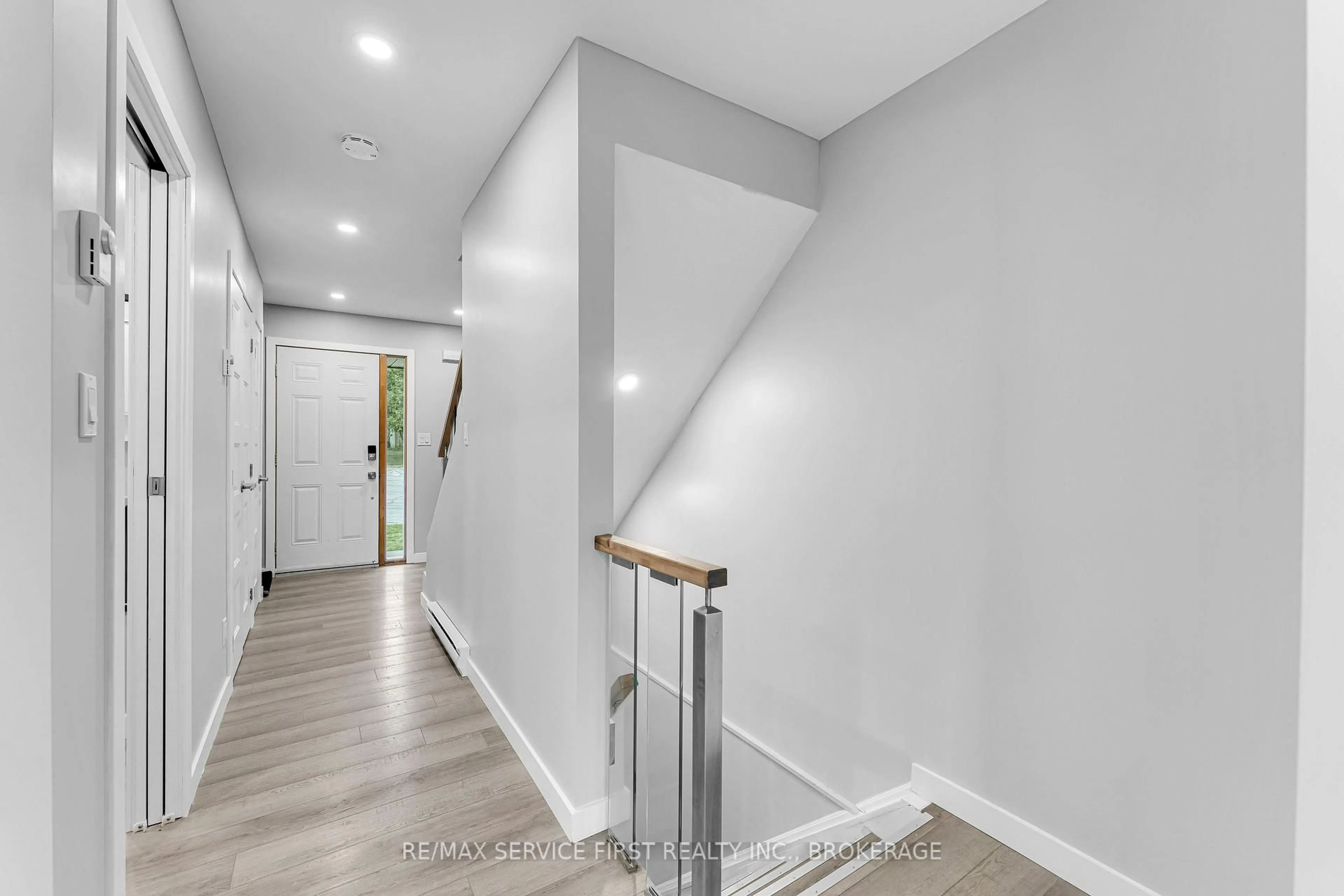 Indoor entryway for 31 Coventry Cres #46, Kingston Ontario K7M 7S1