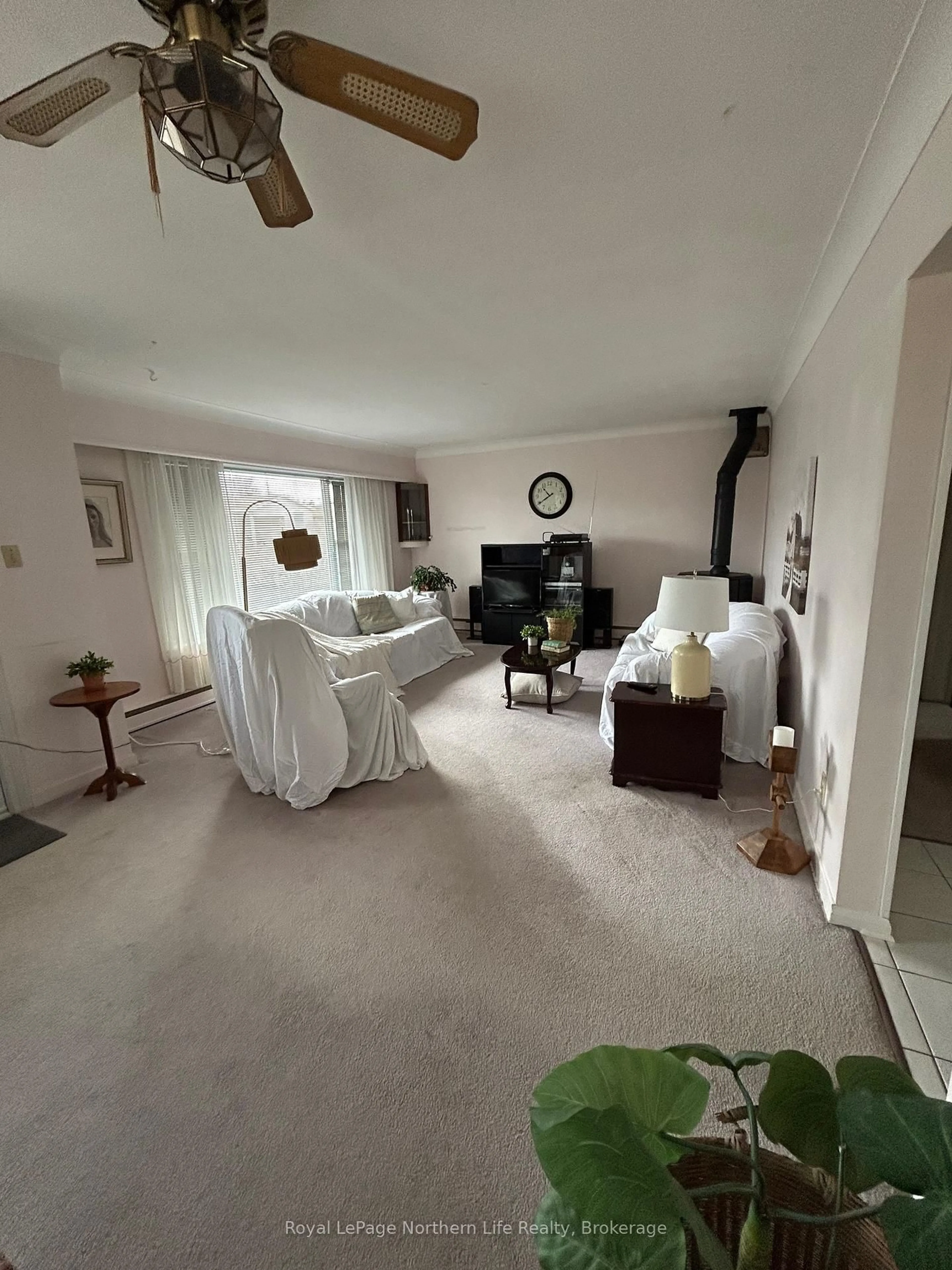 Living room with furniture, unknown for 446 Princess St, North Bay Ontario P1B 6C6