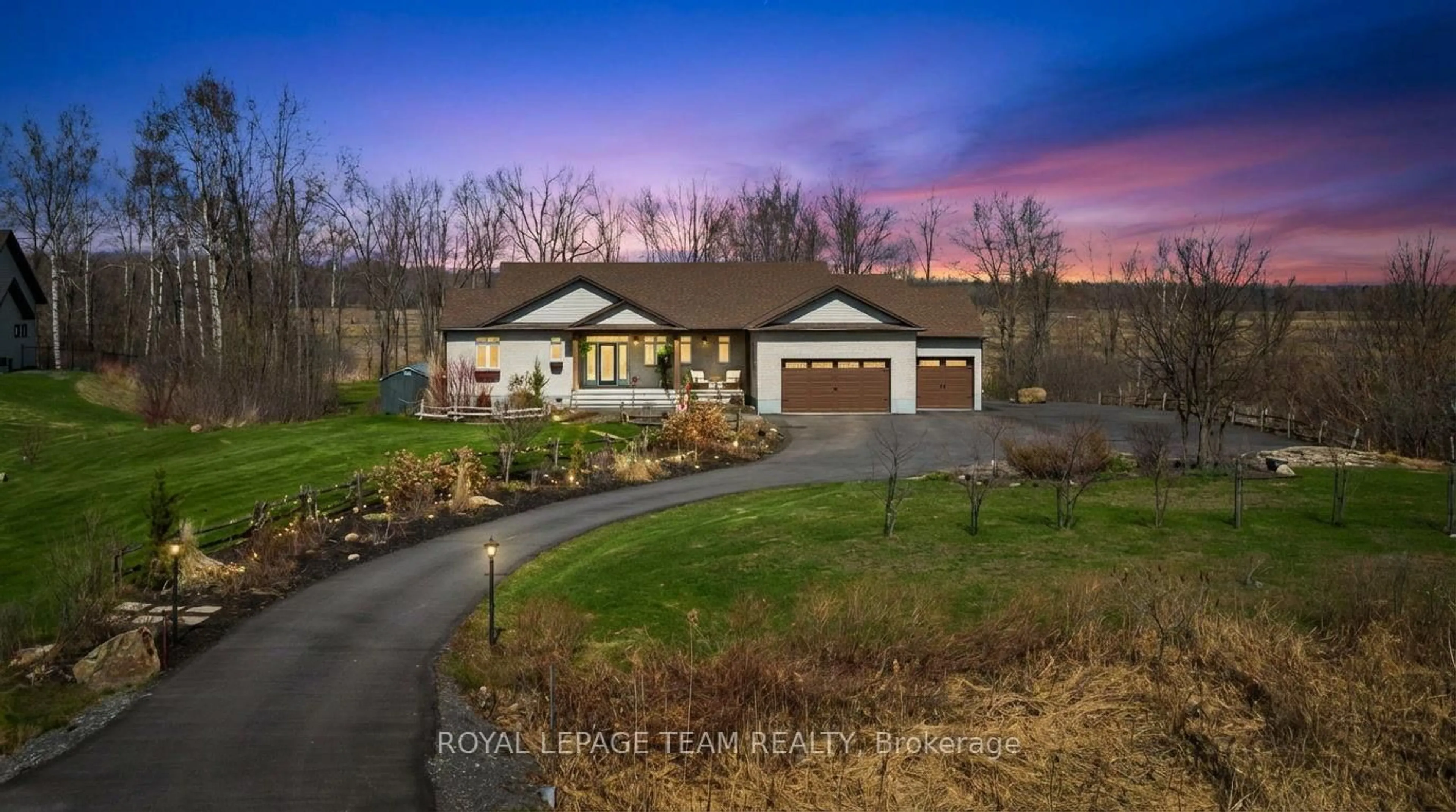 A pic from outside/outdoor area/front of a property/back of a property/a pic from drone, unknown for 26 Synergy Way, Ottawa Ontario K2W 0K3