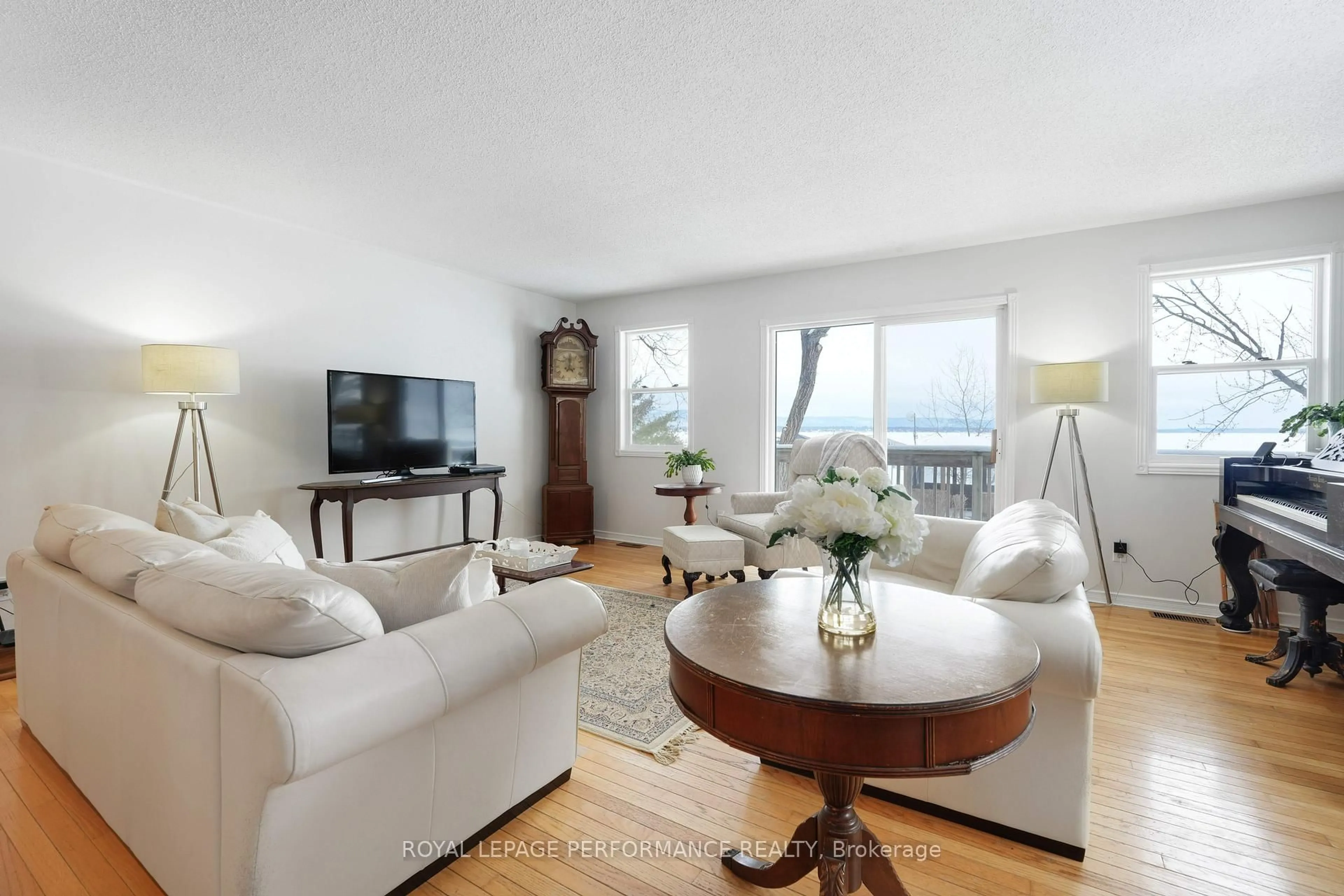 Living room with furniture, unknown for 326 Bayview Dr, Ottawa Ontario K0A 3M0