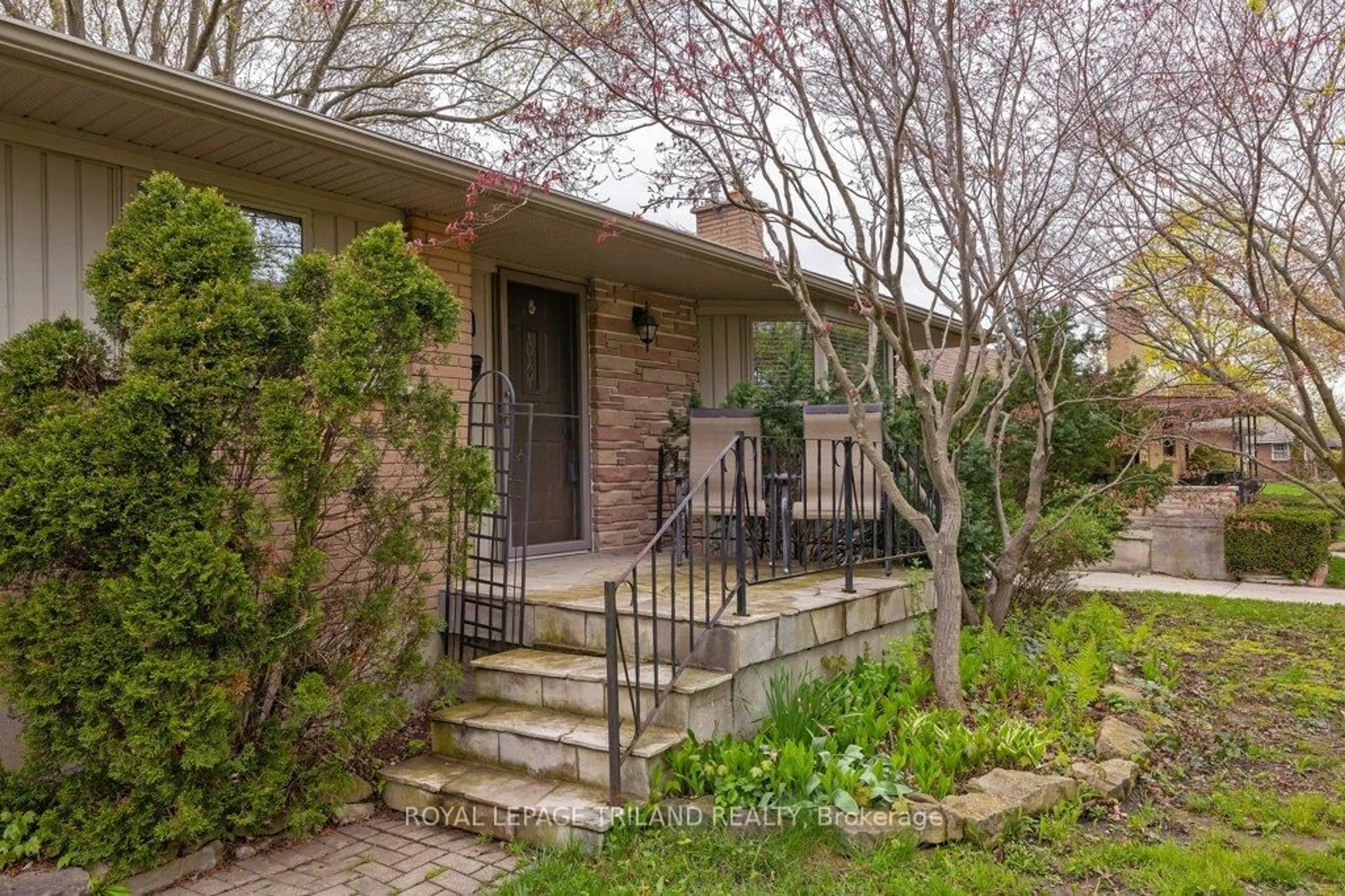 Home with brick exterior material, street for 596 RIDGEWOOD Cres, London South Ontario N6J 3J2