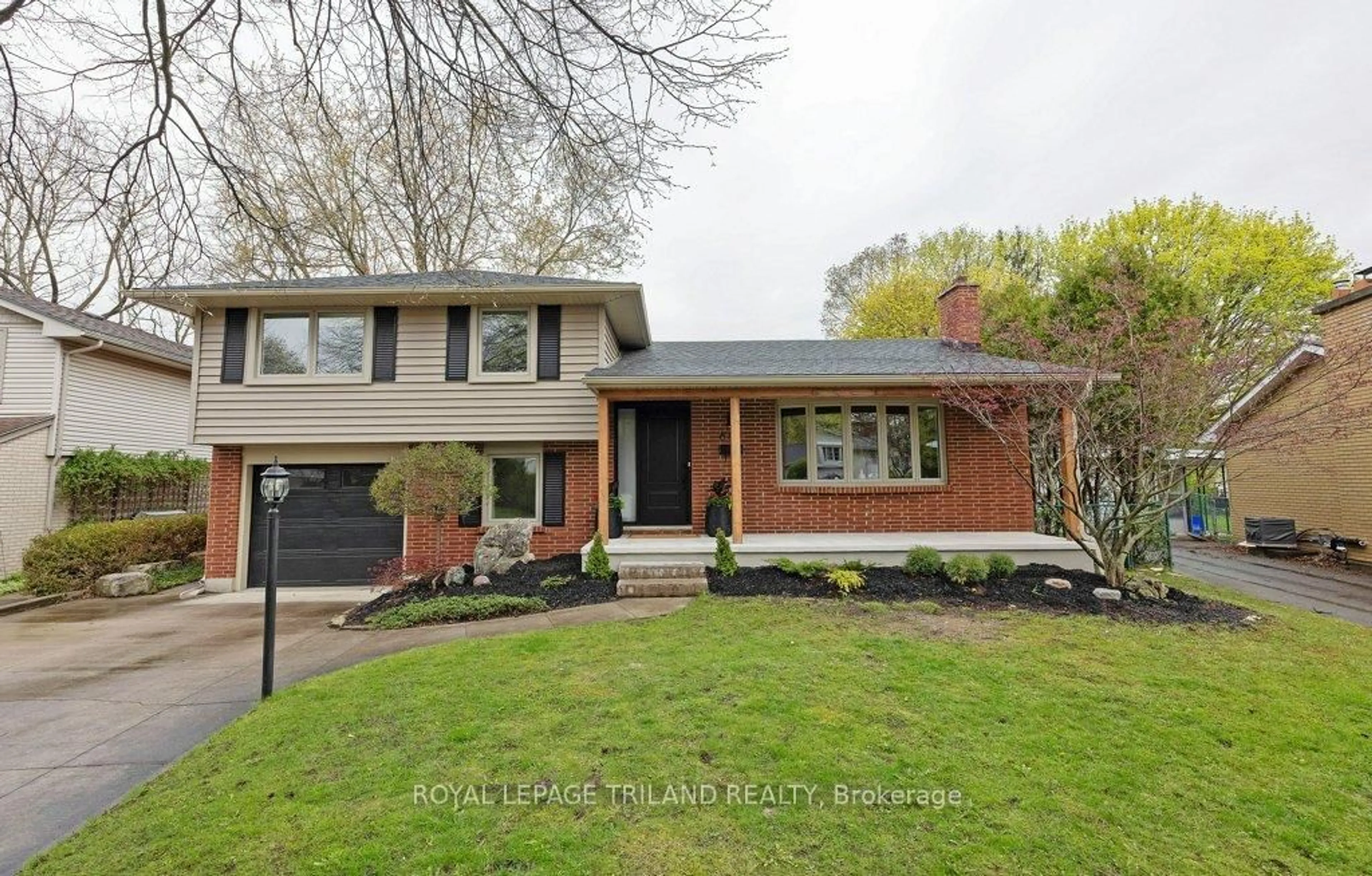 Home with brick exterior material, street for 667 GLENGYLE Cres, London North Ontario N5X 1X8