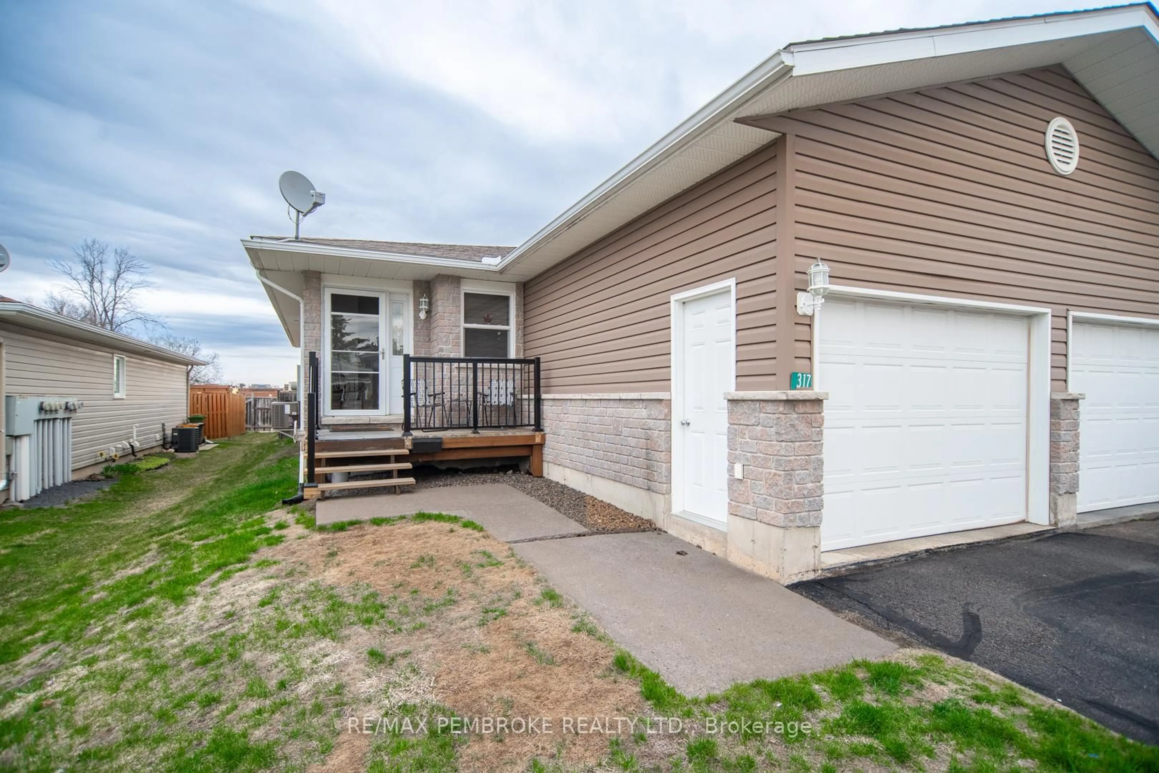 Unknown for 317 Matheson Dr, Pembroke Ontario K8A 8L2