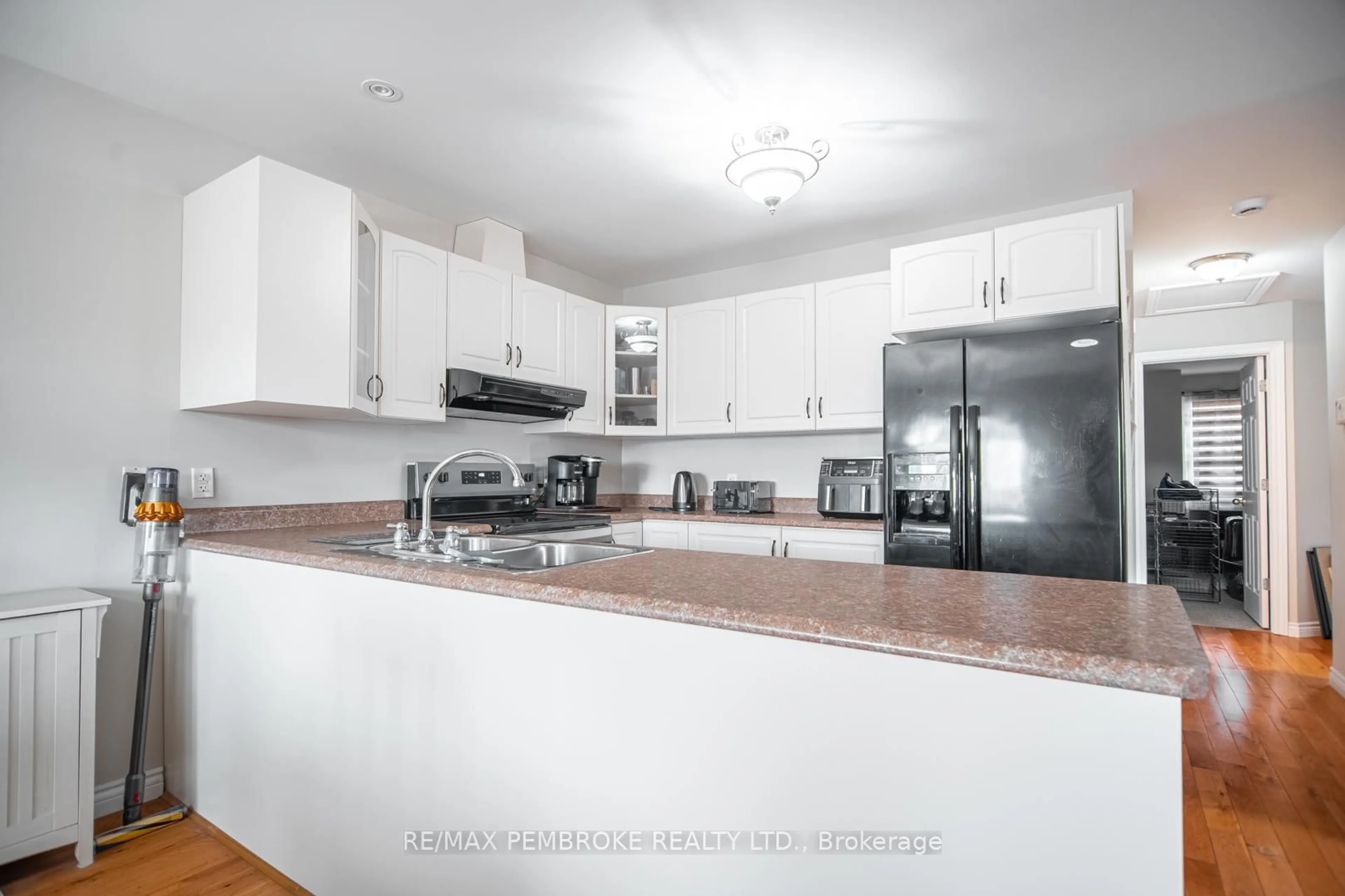 Open concept kitchen, unknown for 317 Matheson Dr, Pembroke Ontario K8A 8L2