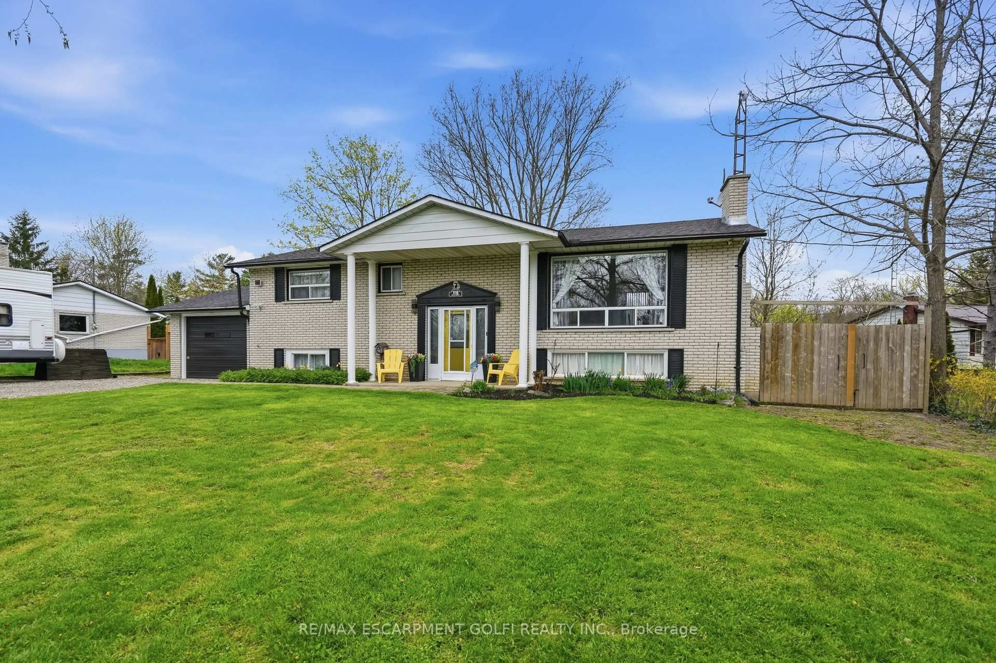 A pic from outside/outdoor area/front of a property/back of a property/a pic from drone, unknown for 1118 Diltz Rd, Haldimand Ontario N1A 2W2