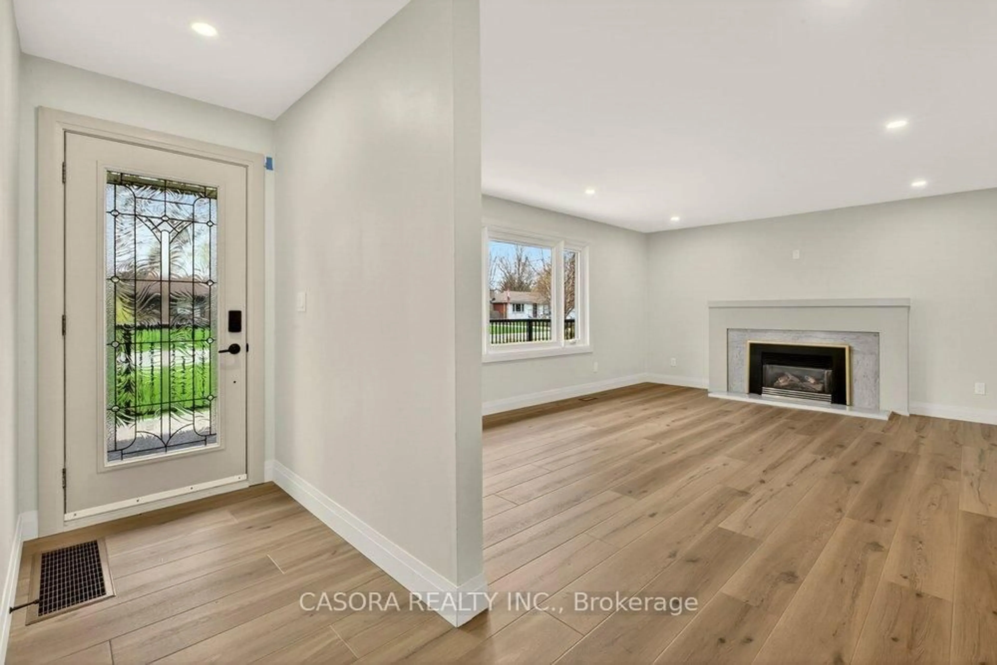A pic of a room for 18 GARDEN Ave, Hamilton Ontario L9G 2J5