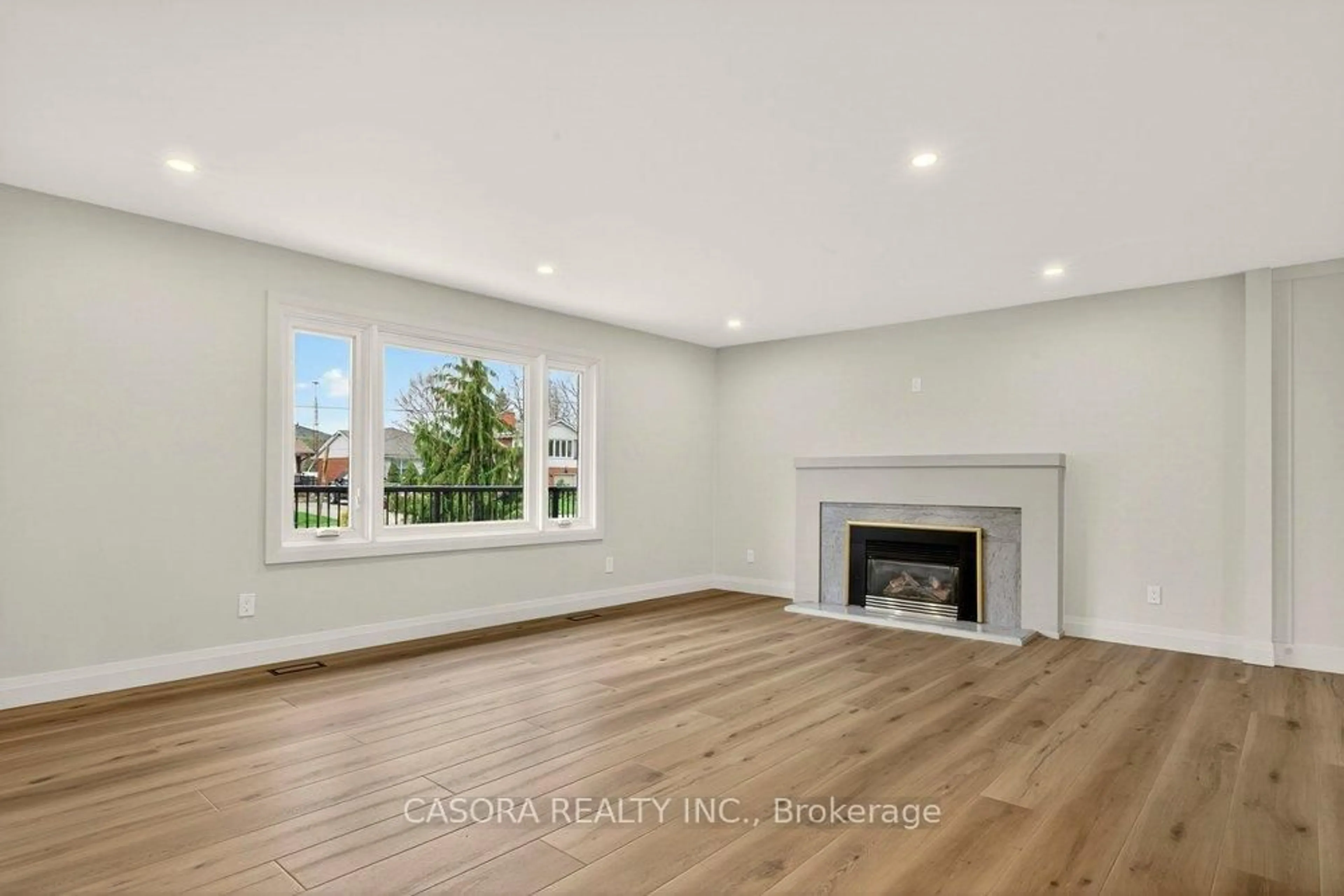A pic of a room for 18 GARDEN Ave, Hamilton Ontario L9G 2J5