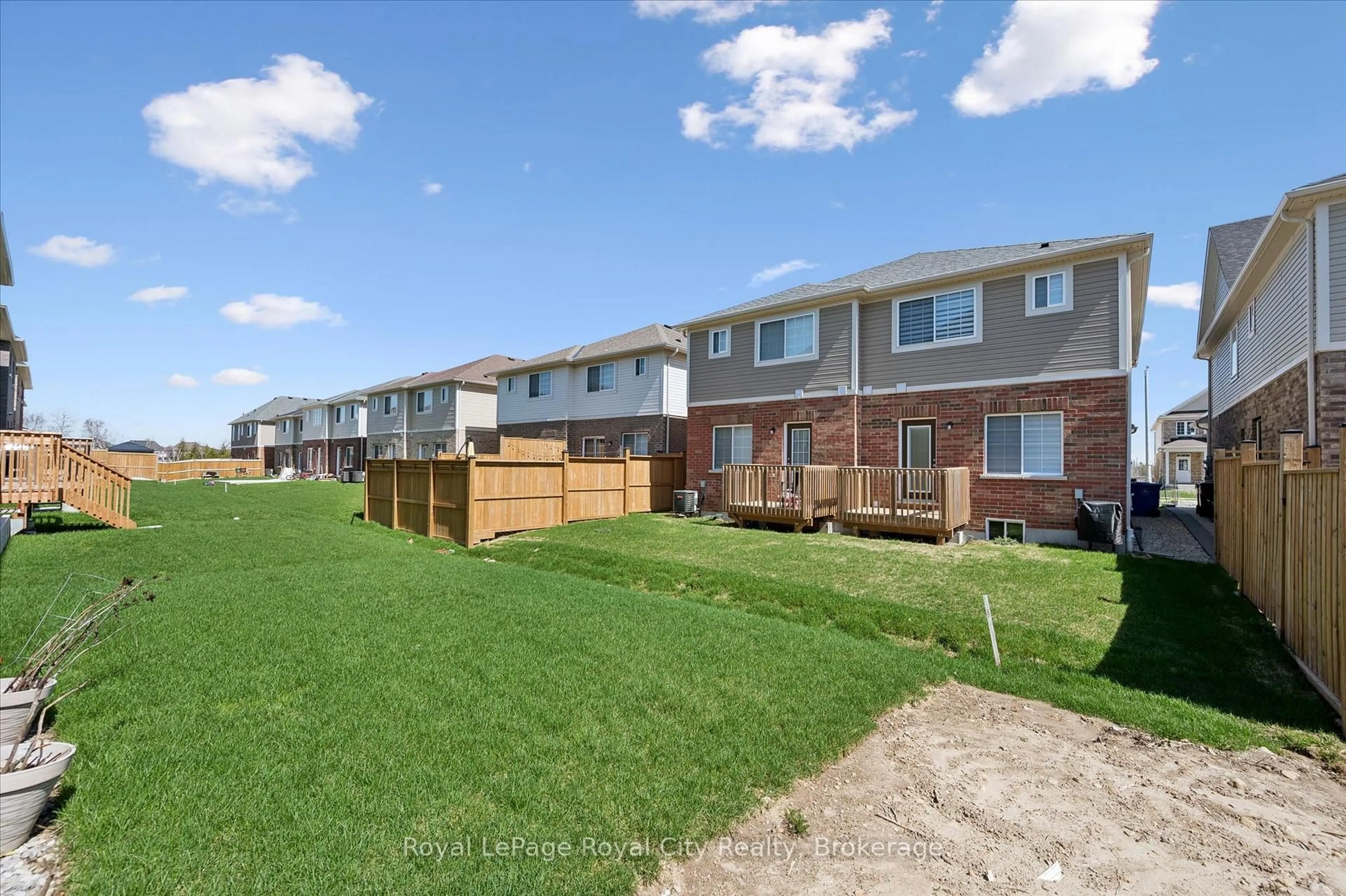 A pic from outside/outdoor area/front of a property/back of a property/a pic from drone, street for 32 Hutchison Rd, Guelph Ontario N1L 0R4