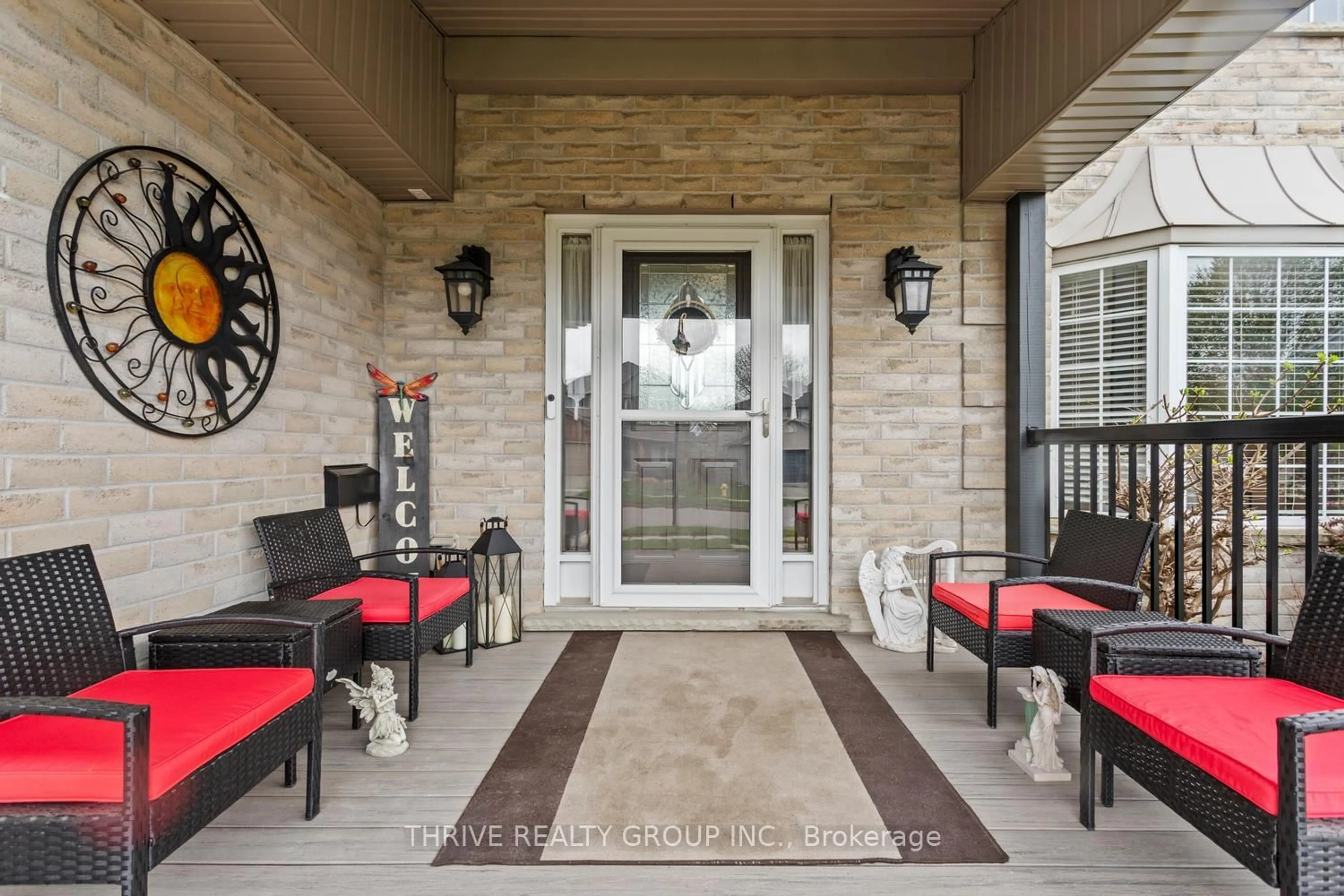 Indoor entryway for 897 Guildwood Blvd, London North Ontario N6H 5T1