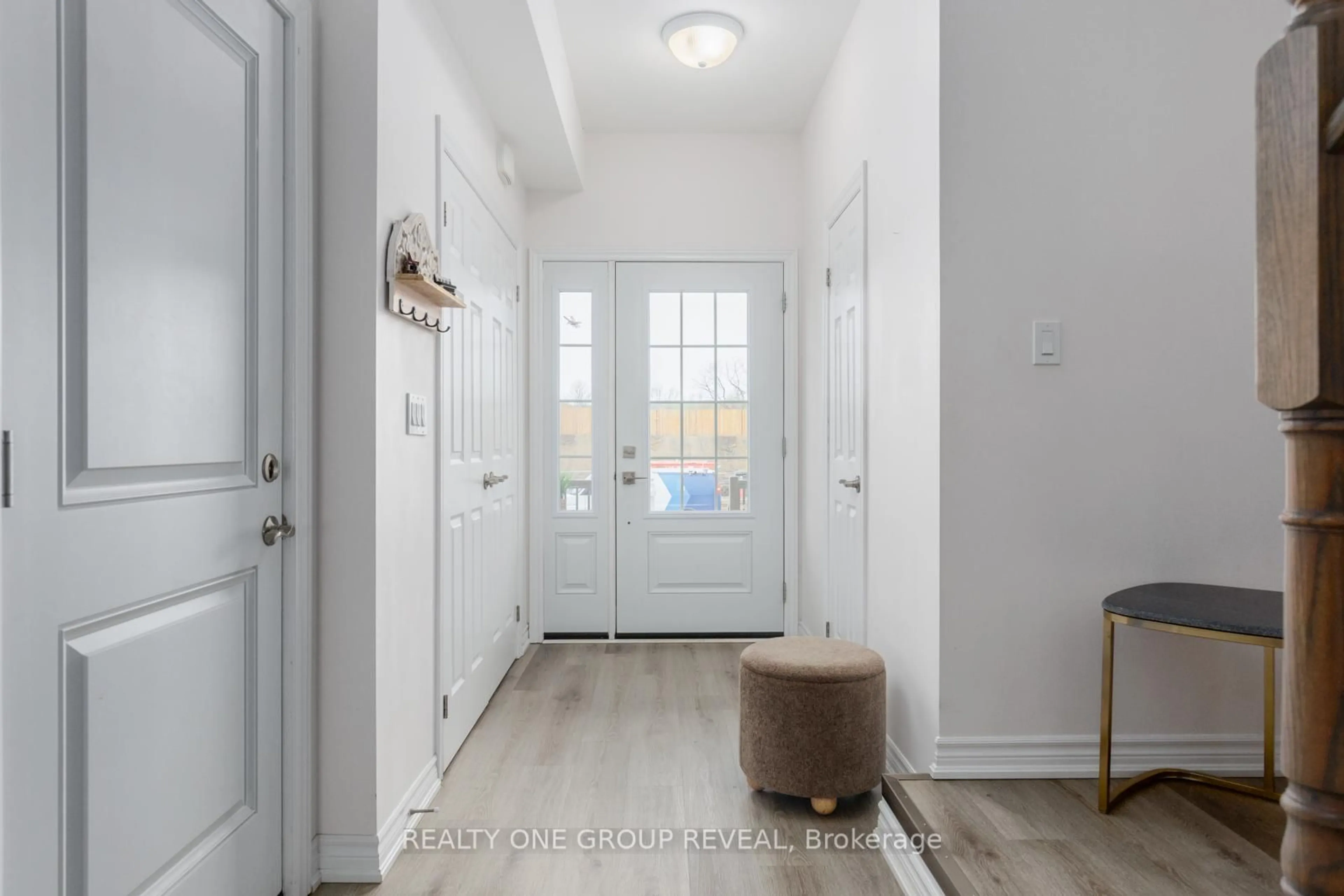 Indoor entryway for 479 Drewery Rd, Cobourg Ontario K9A 3P5