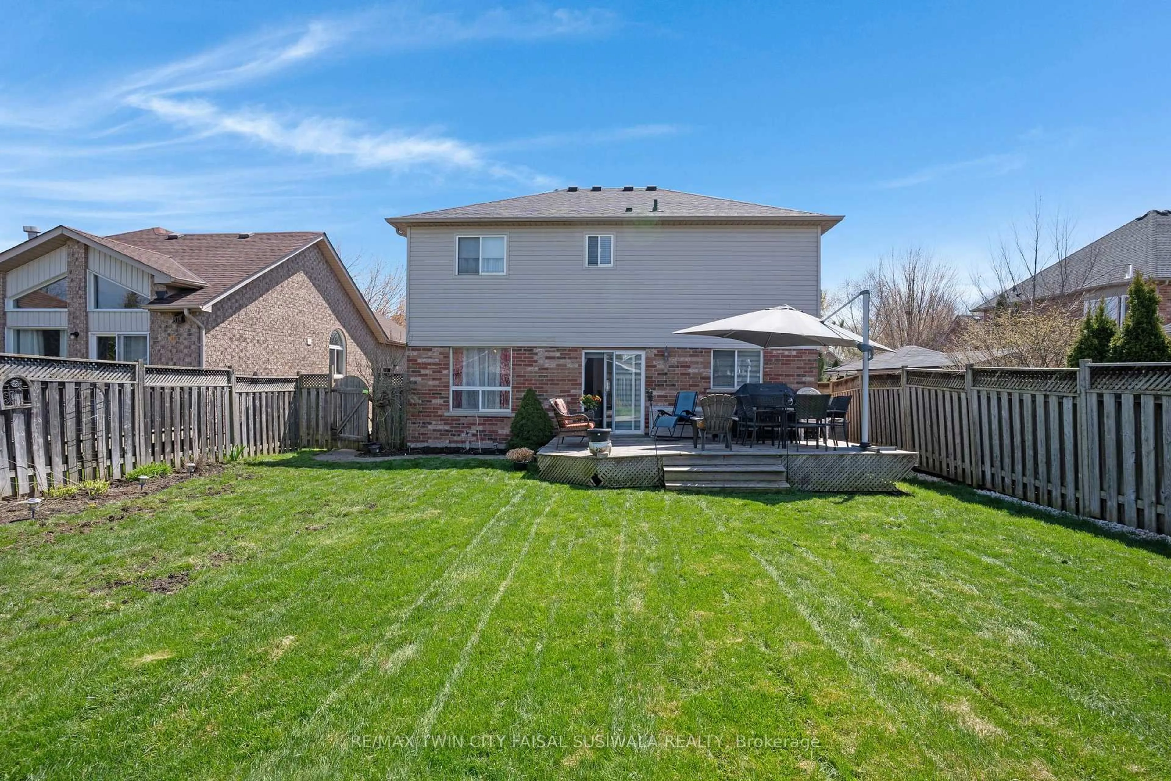 Patio, unknown for 47 Drinkwater Dr, Cambridge Ontario N1P 1E4