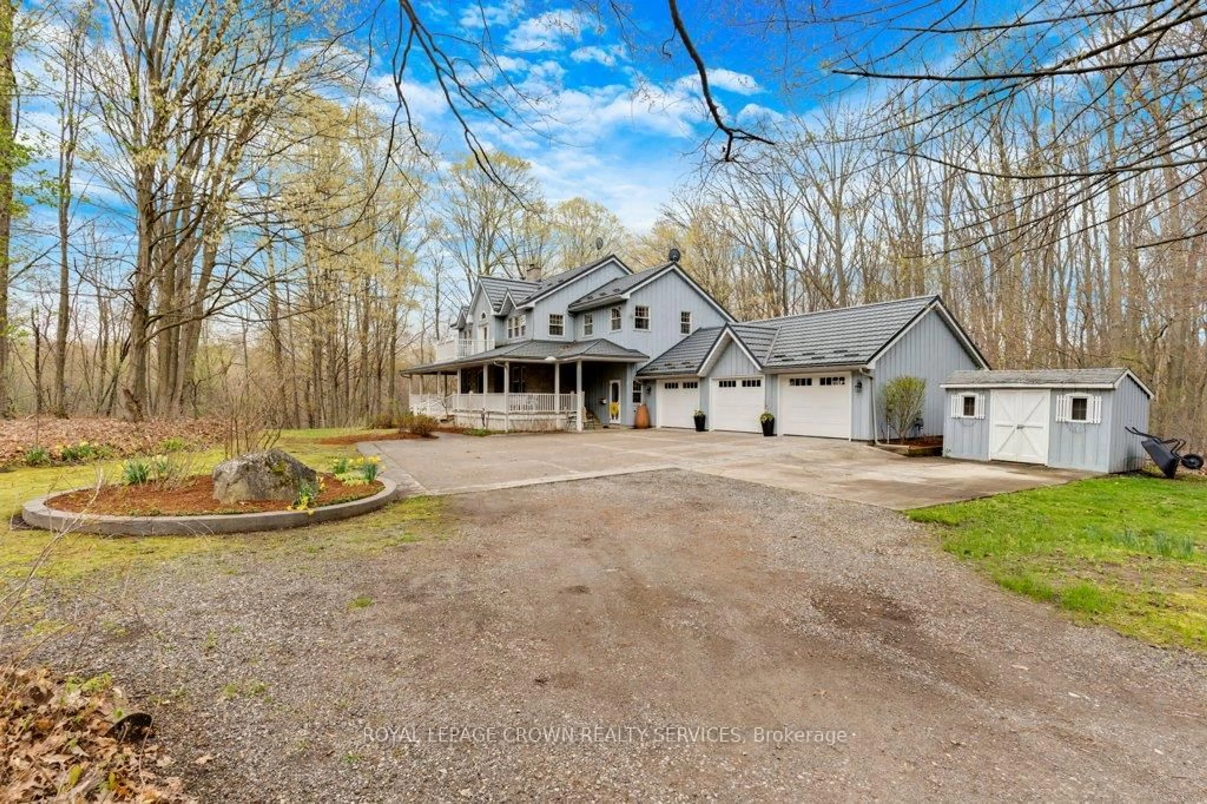 A pic from outside/outdoor area/front of a property/back of a property/a pic from drone, water/lake/river/ocean view for 2 Hughson Lane, North Dumfries Ontario N1R 5S6