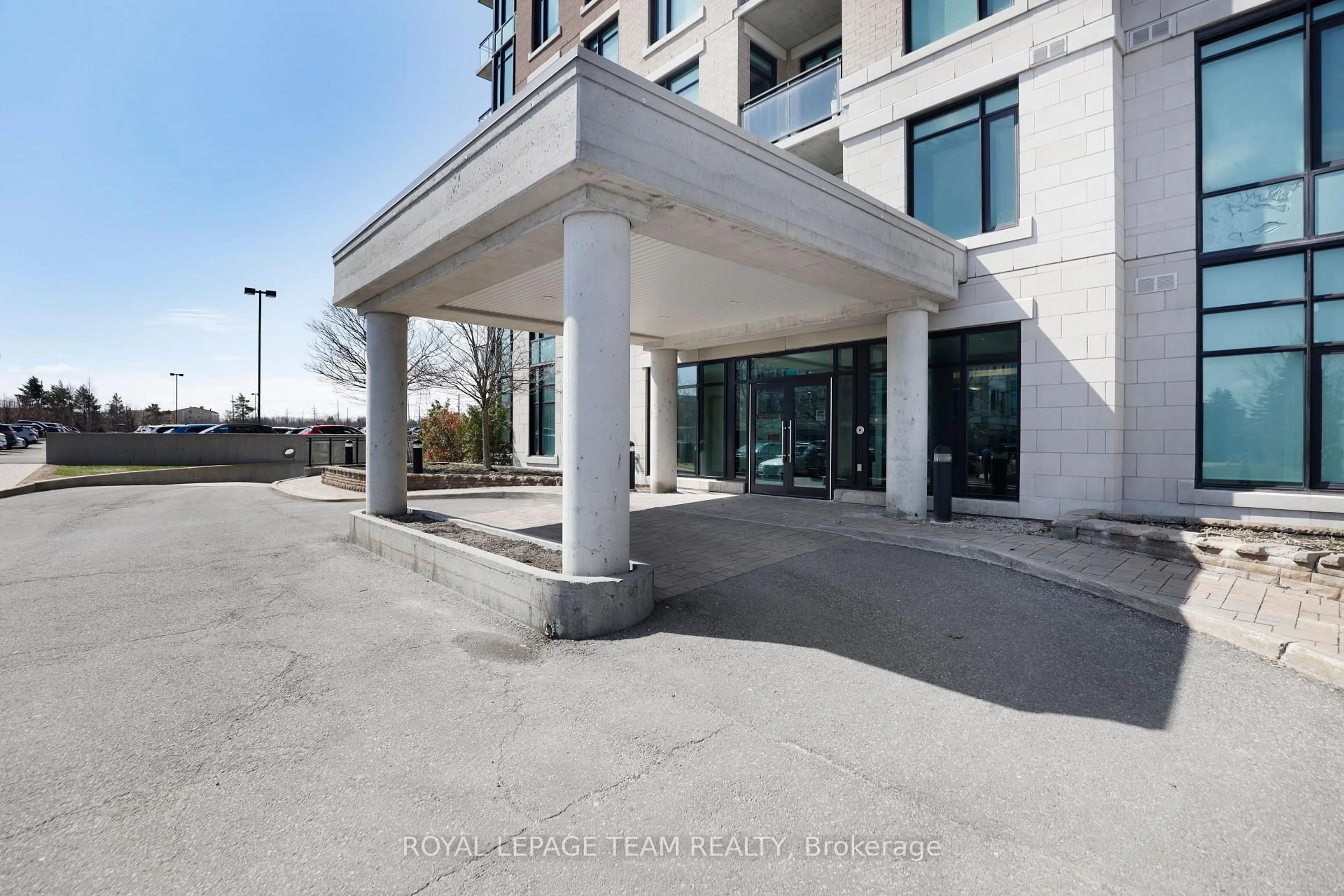 Unknown for 100 Roger Guindon Ave #202, Ottawa Ontario K1G 3Z7