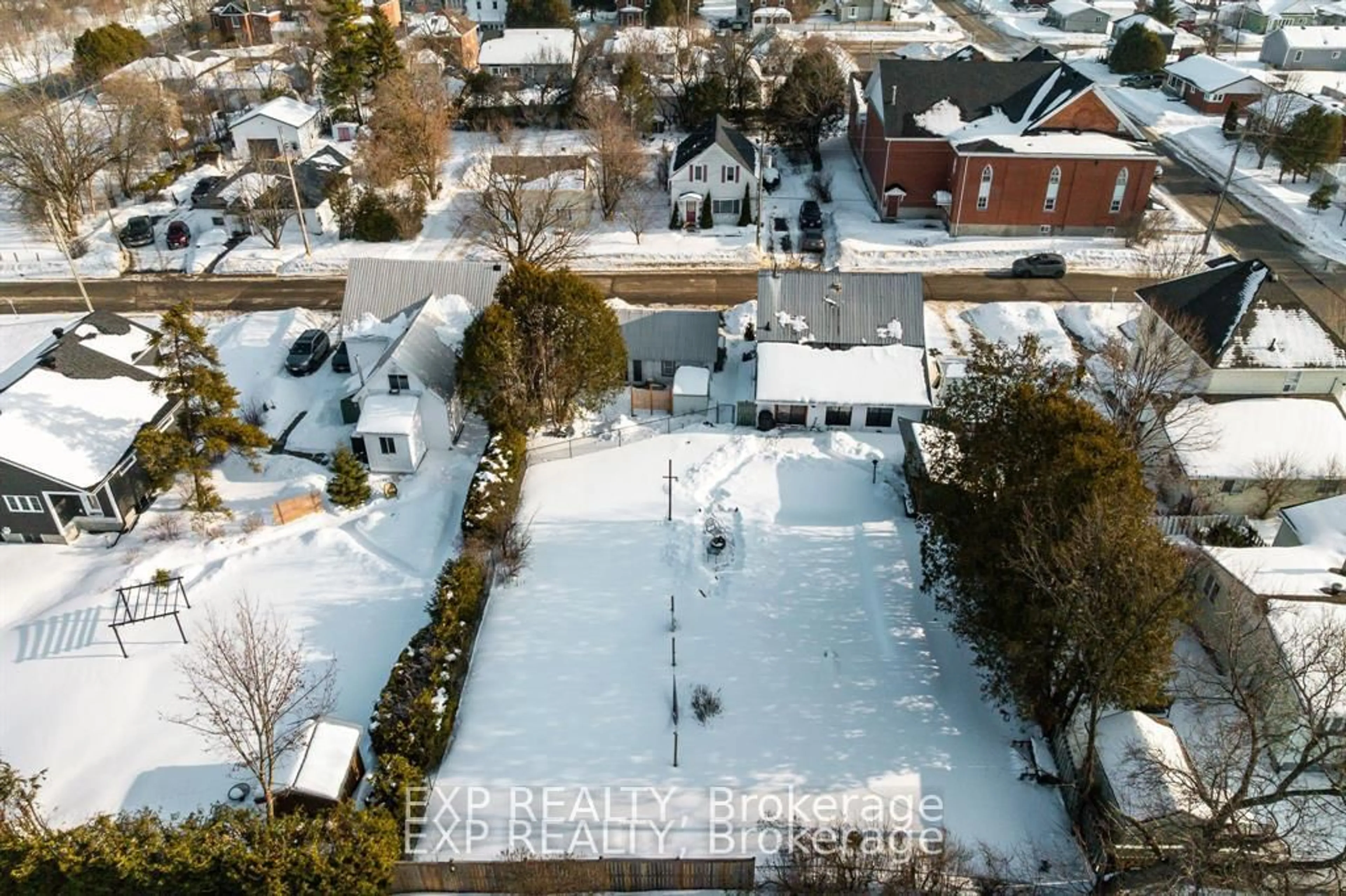 A pic from outside/outdoor area/front of a property/back of a property/a pic from drone, street for 23 Norma St, Arnprior Ontario K7S 3B2
