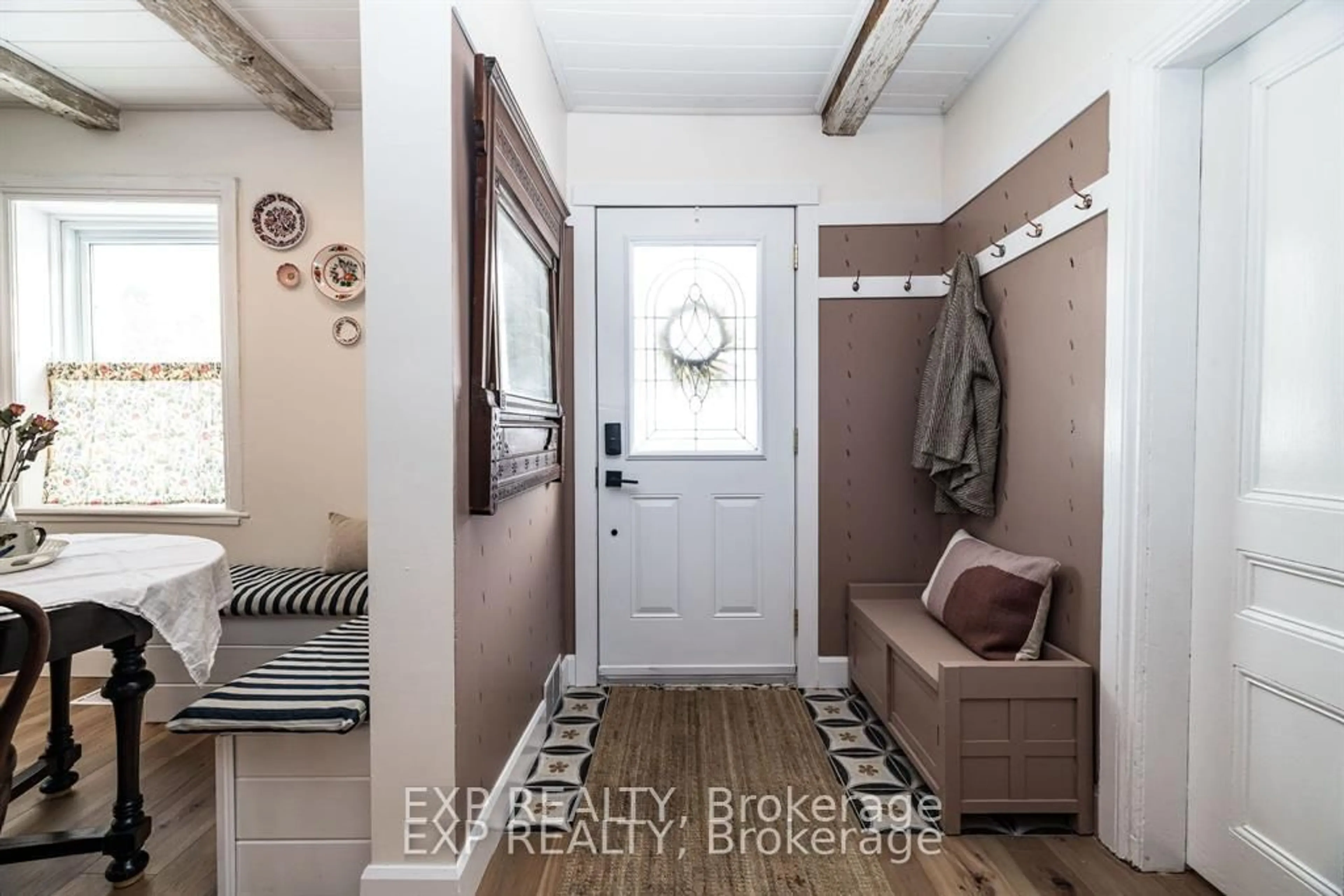 Indoor entryway for 23 Norma St, Arnprior Ontario K7S 3B2