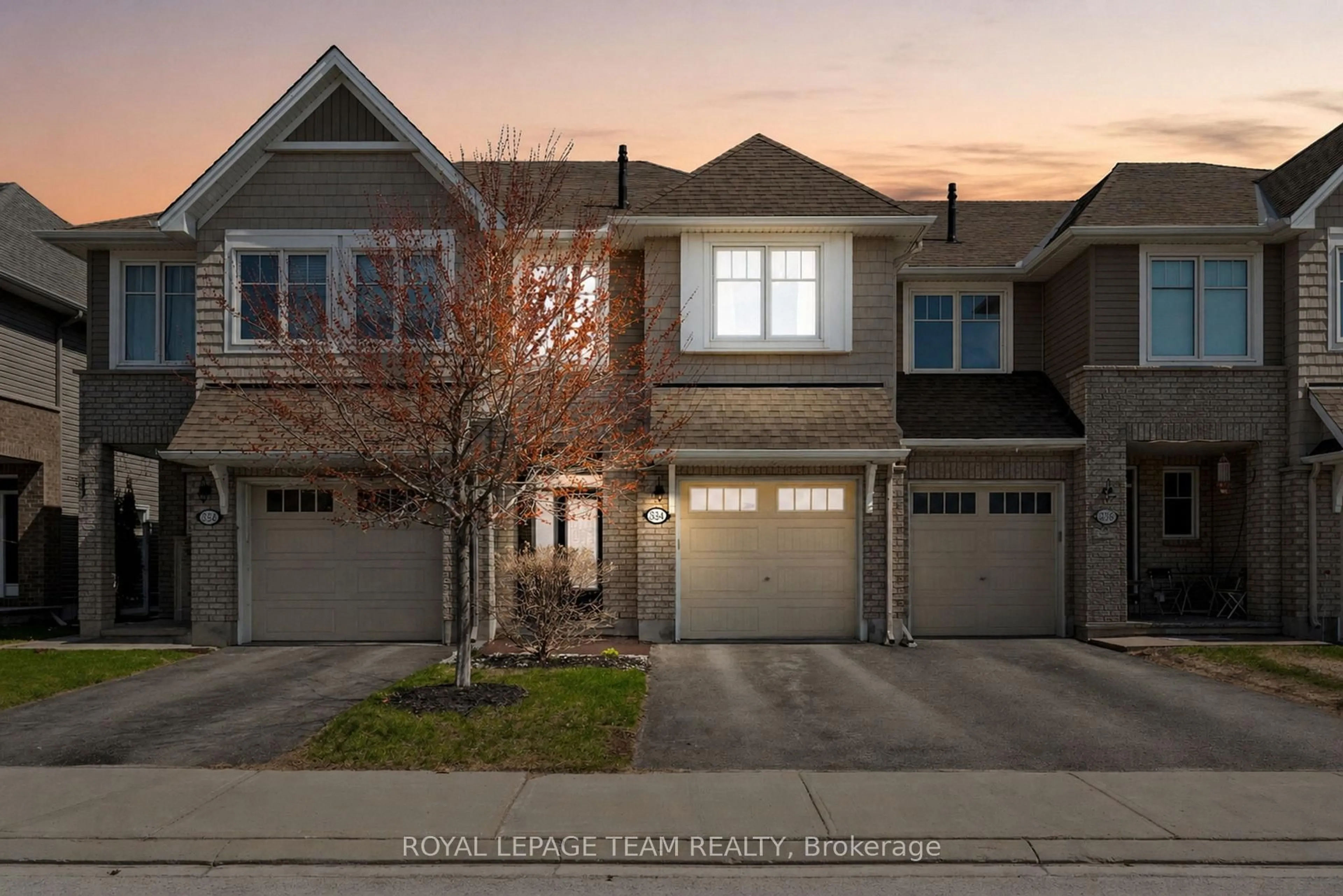 A pic from outside/outdoor area/front of a property/back of a property/a pic from drone, street for 334 Warmstone Dr, Ottawa Ontario K2S 0W3