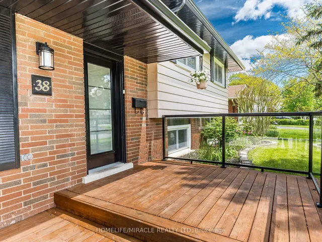 38 Martha Crt, Welland 4