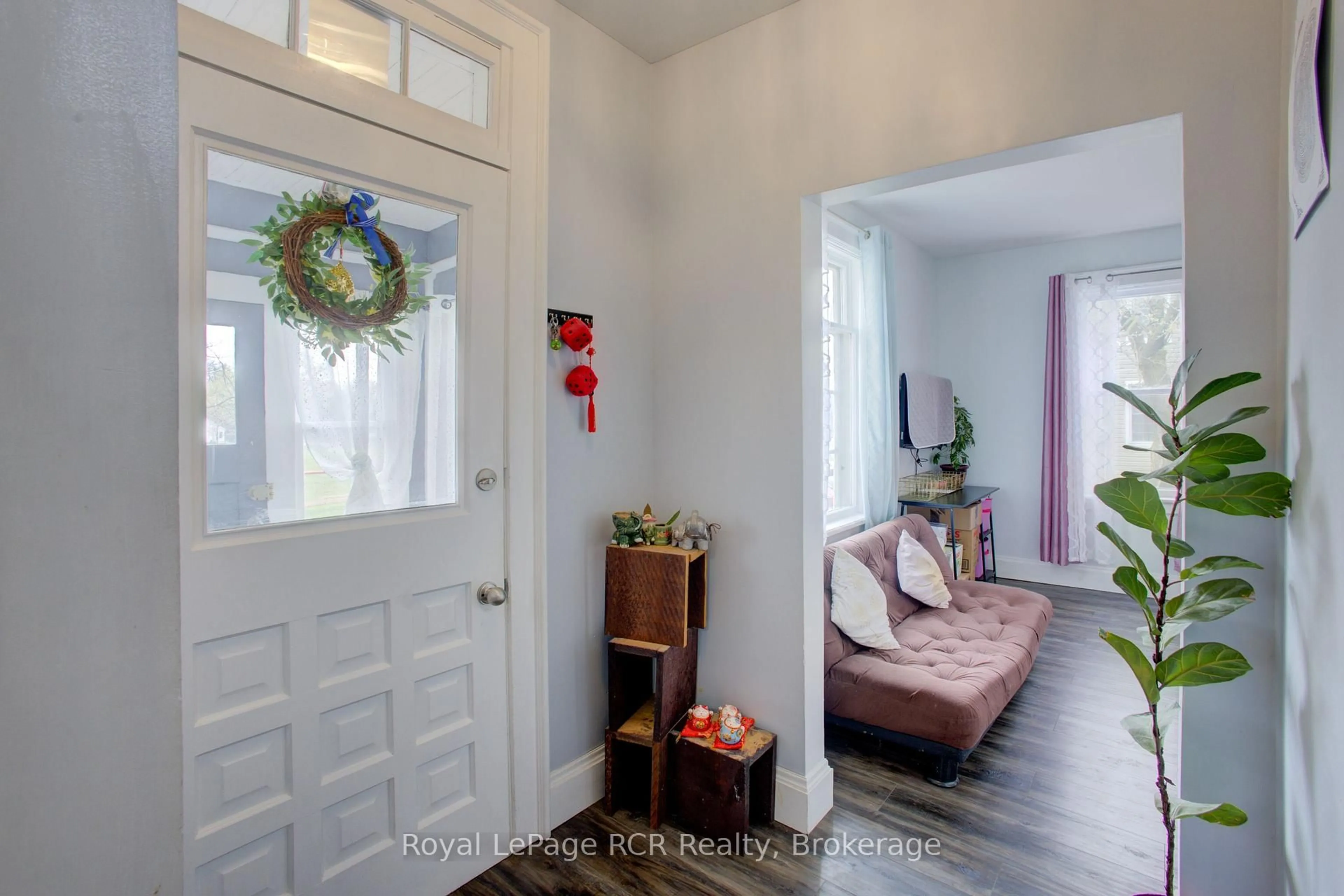 Indoor entryway for 58 Mccutcheon Dr, Huron East Ontario N0G 1H0